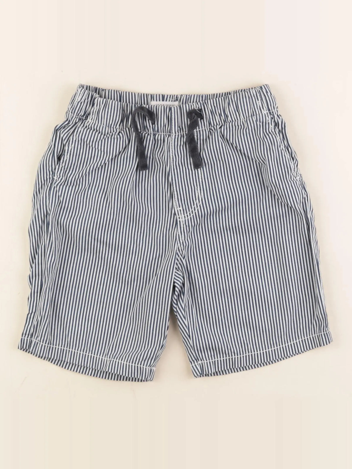 H&M - short bleu - 9/10 ans