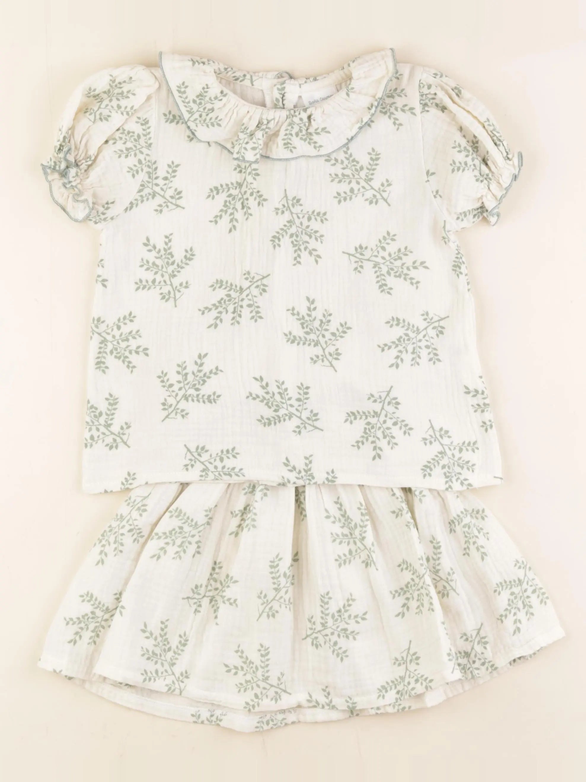 Dona Carmen - ensemble beige, vert - 4 ans