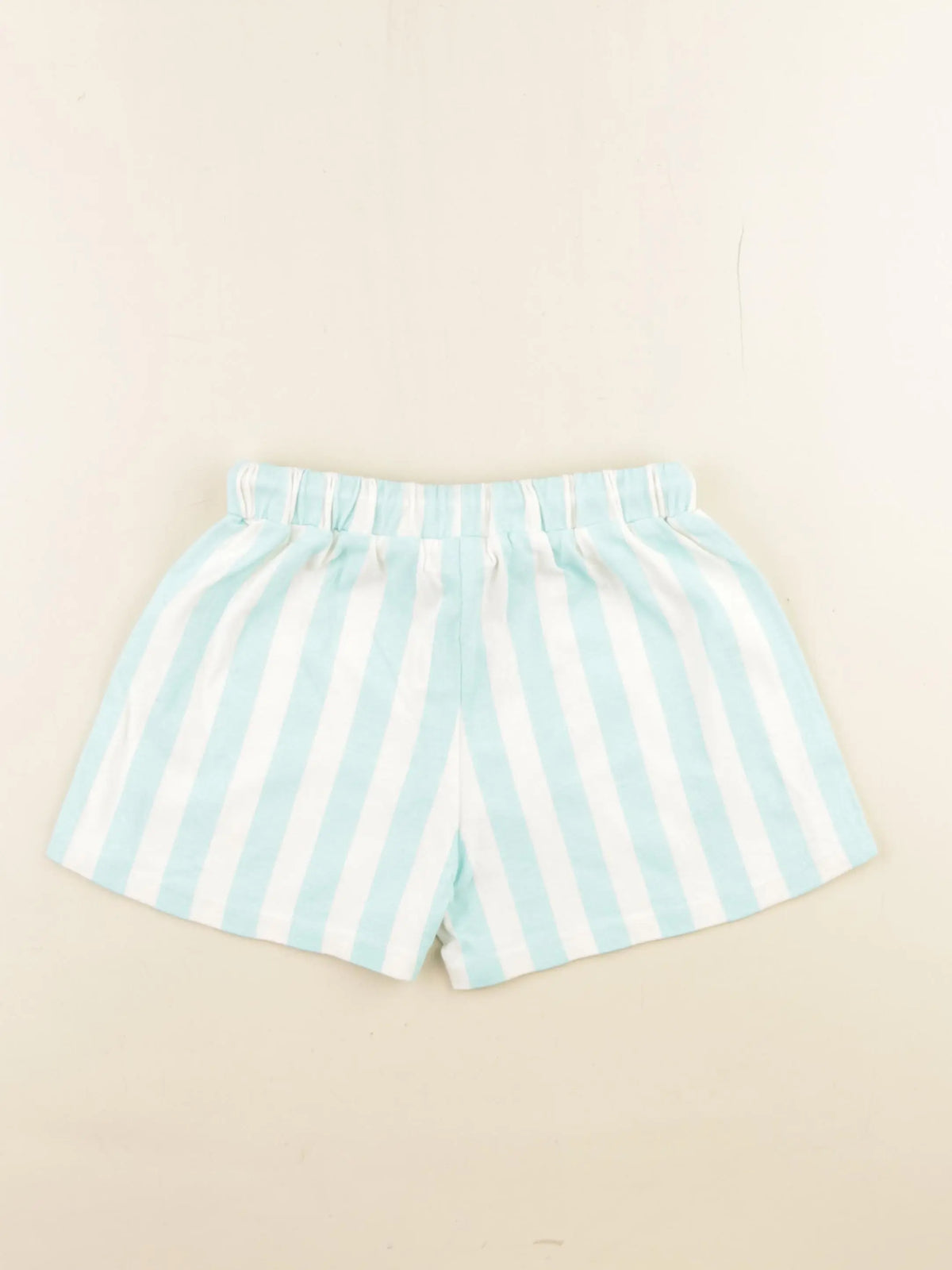 Short bleu