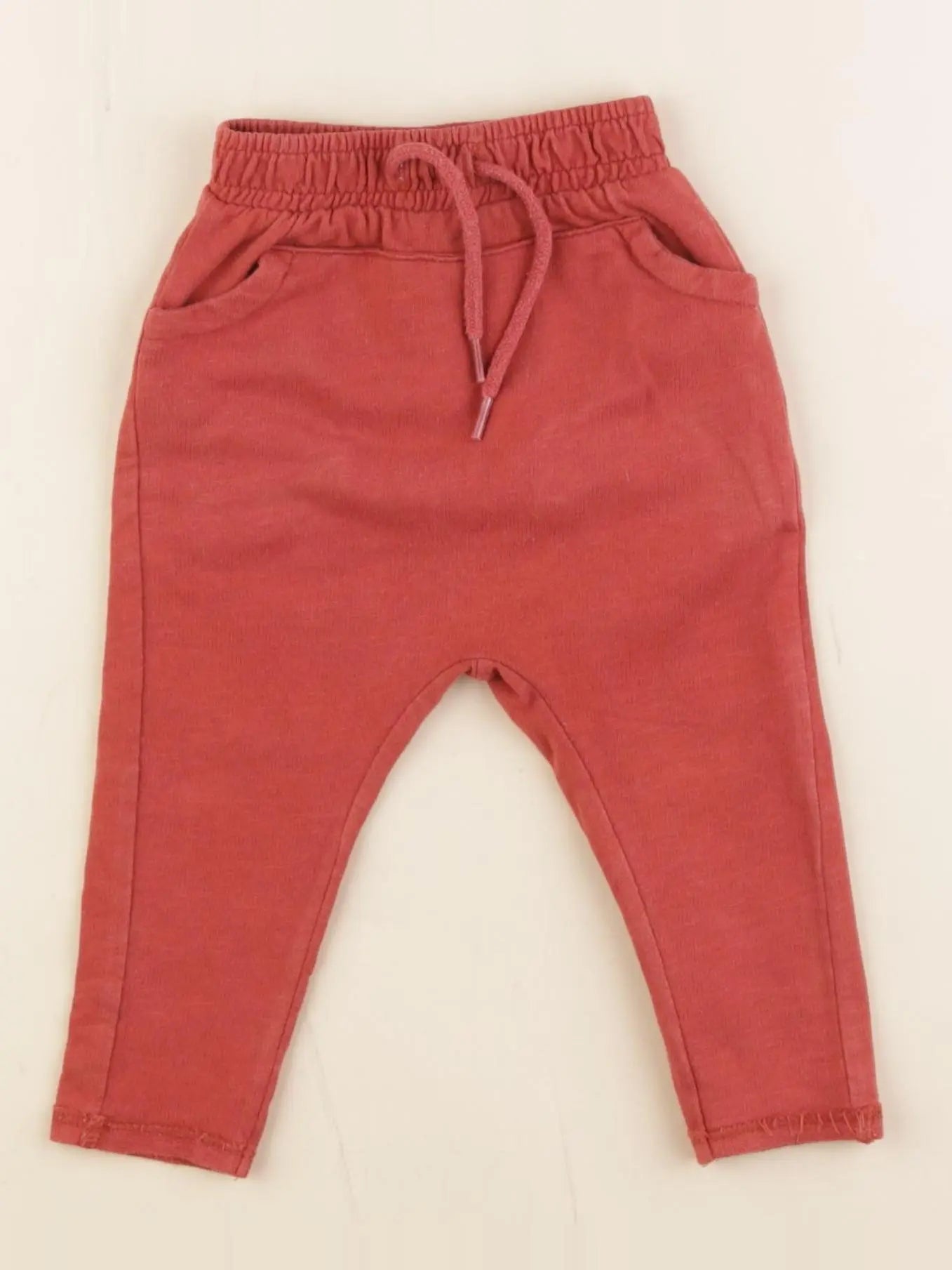 Vertbaudet - sarouel rouge - 3 mois