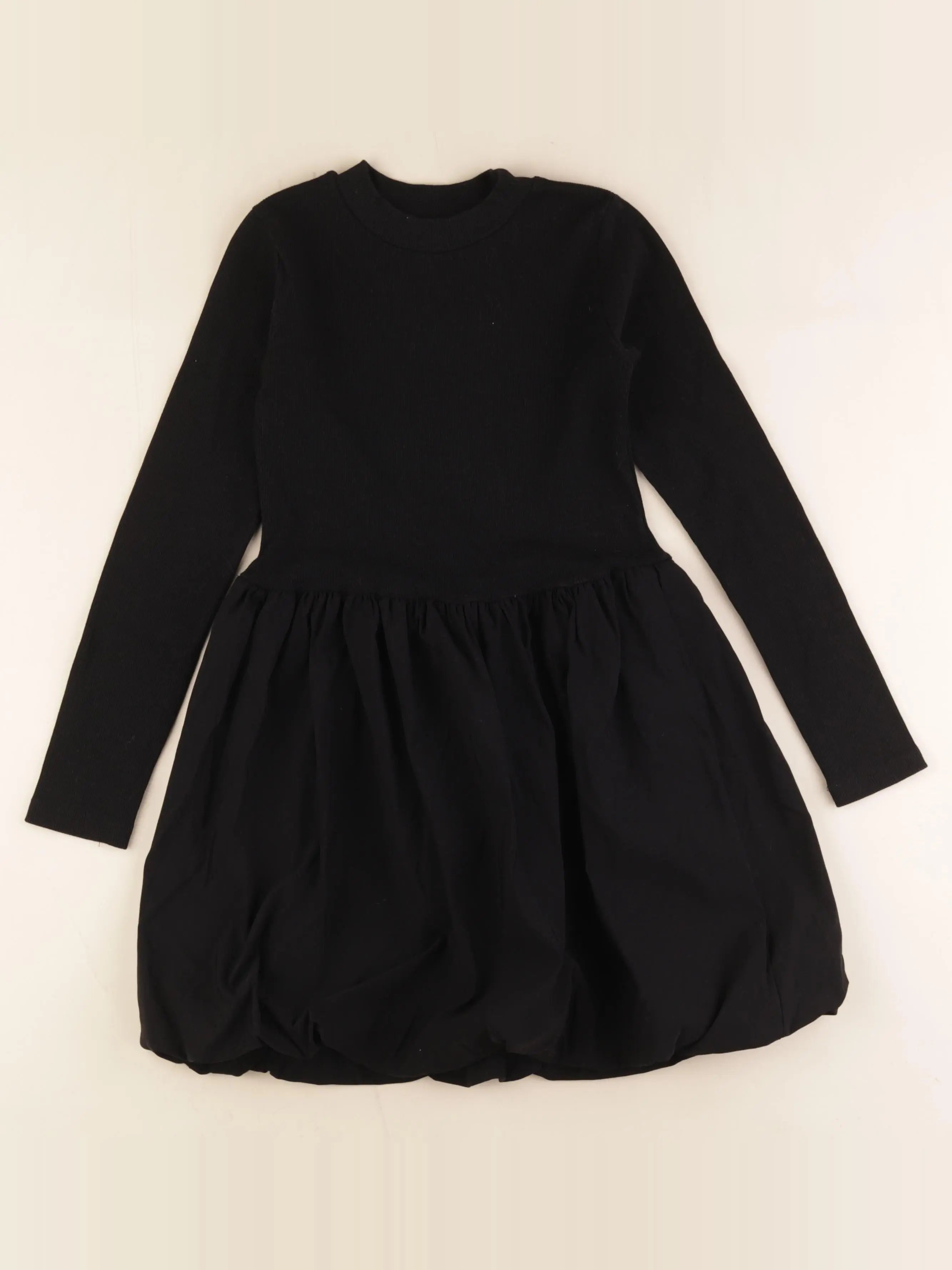 Zara - robe noir - 9 ans