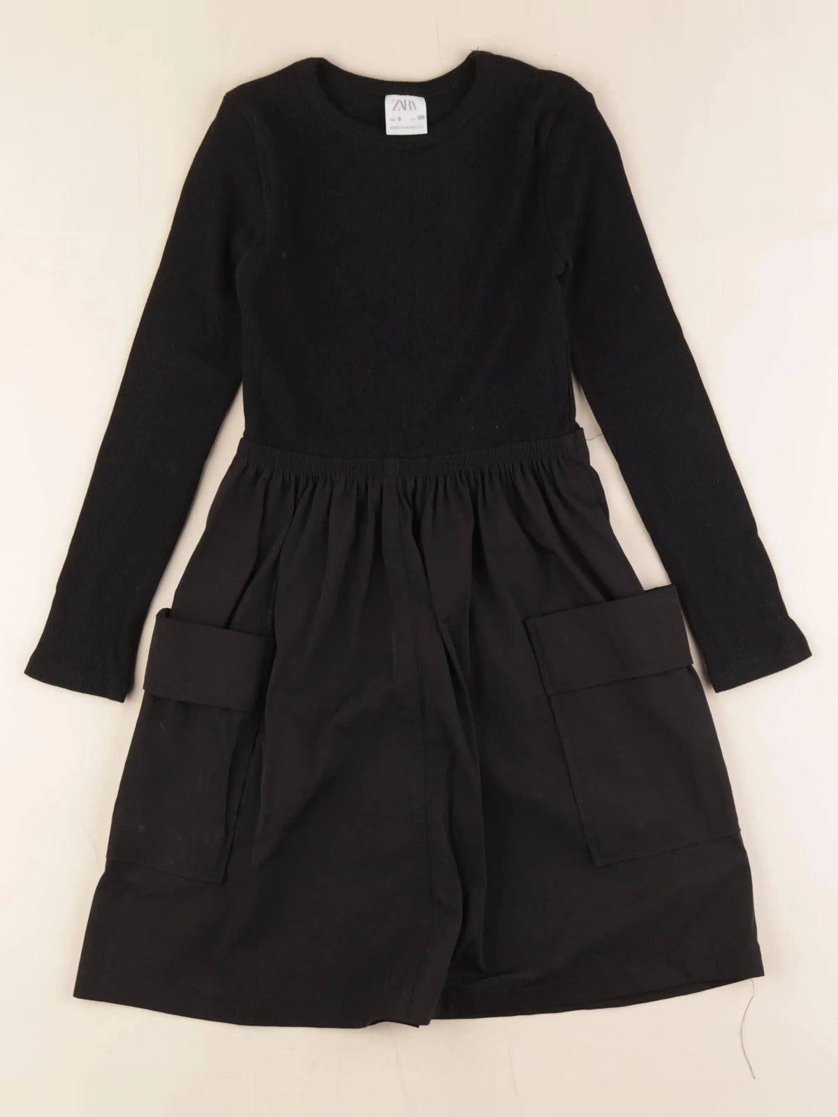 Zara - robe noir - 8 ans