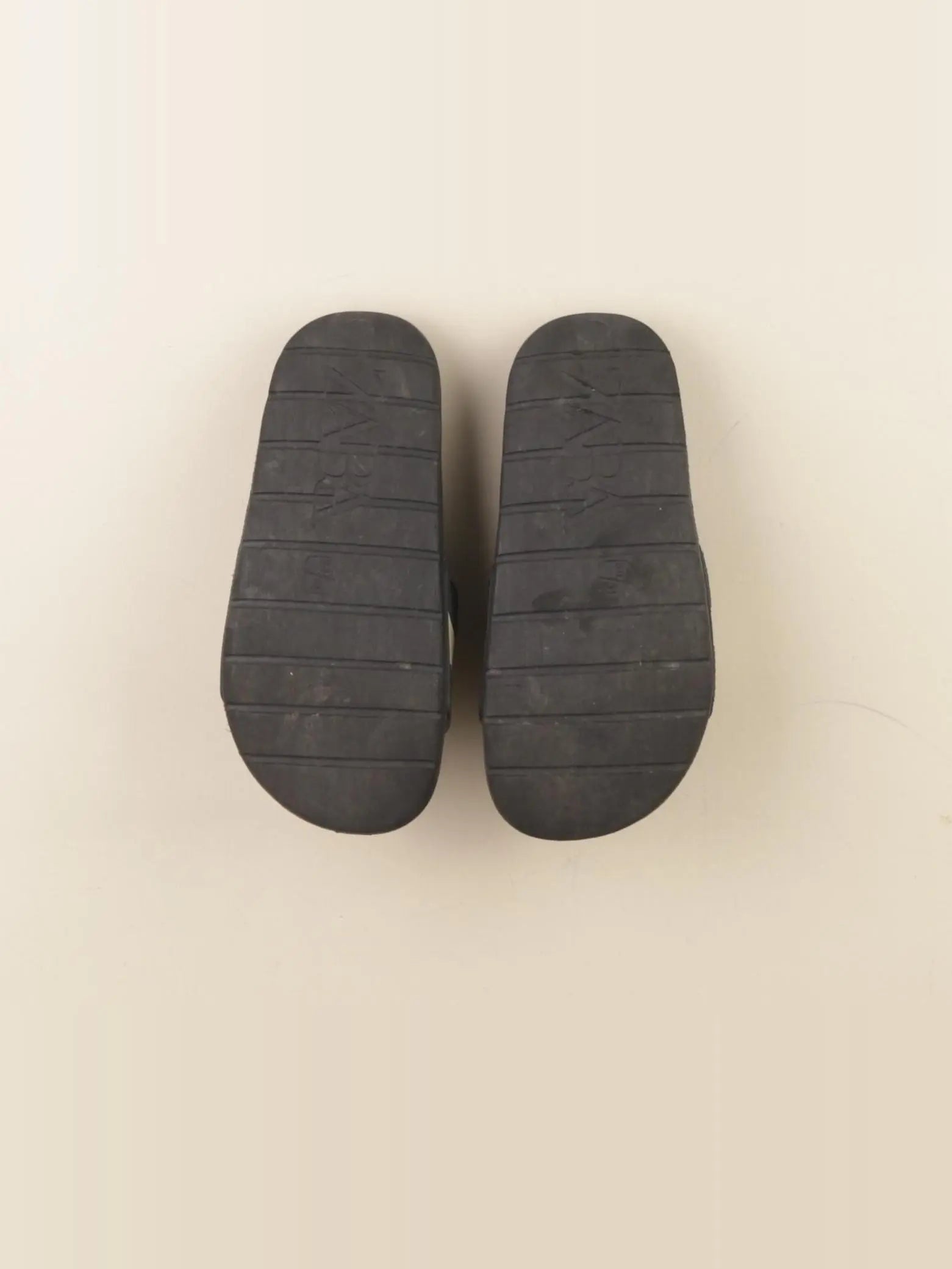 Zara - tongs noir - pointure 30/31