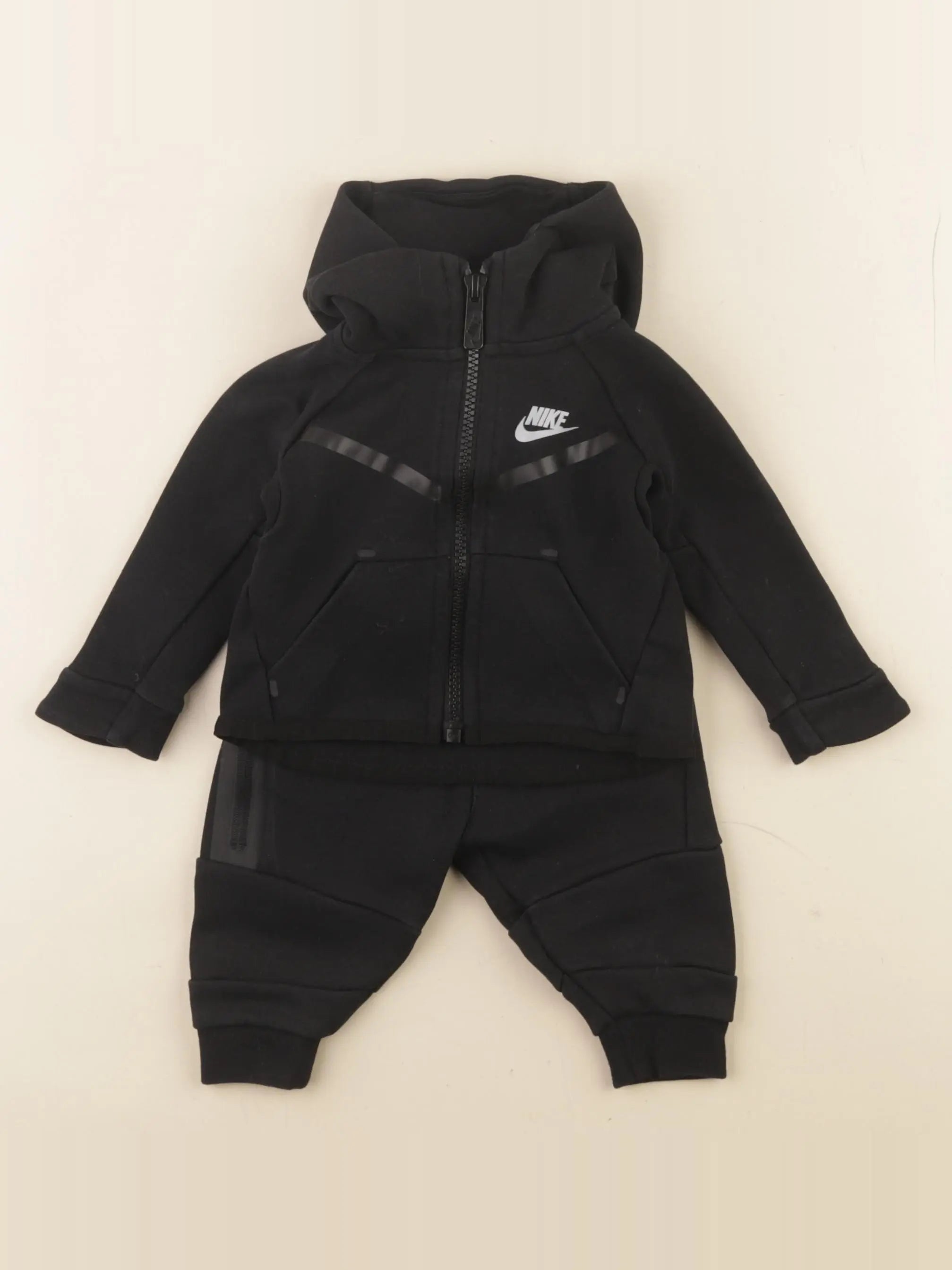 Nike - ensemble noir - 3/6 mois