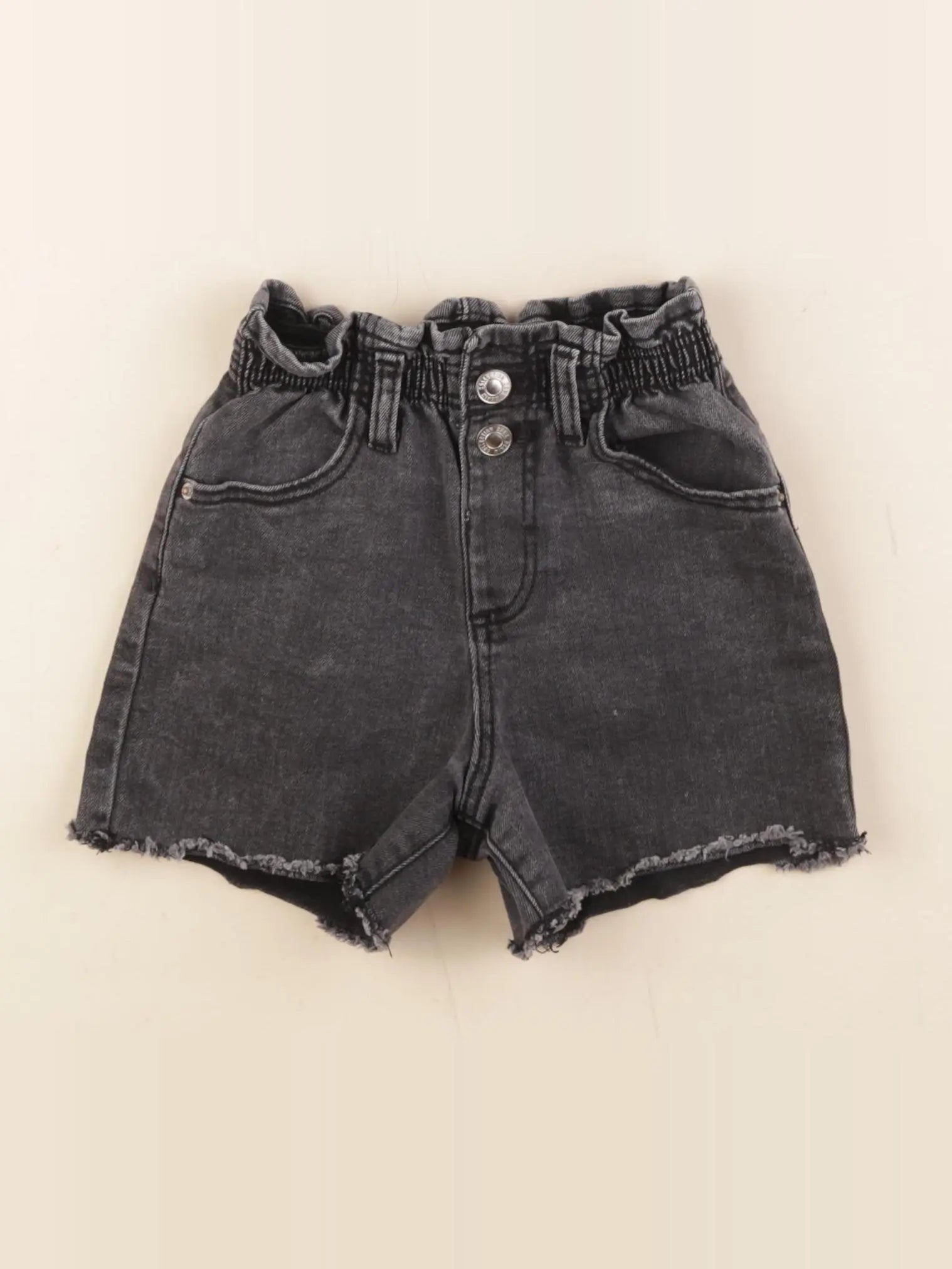 Zara - short noir - 4 ans