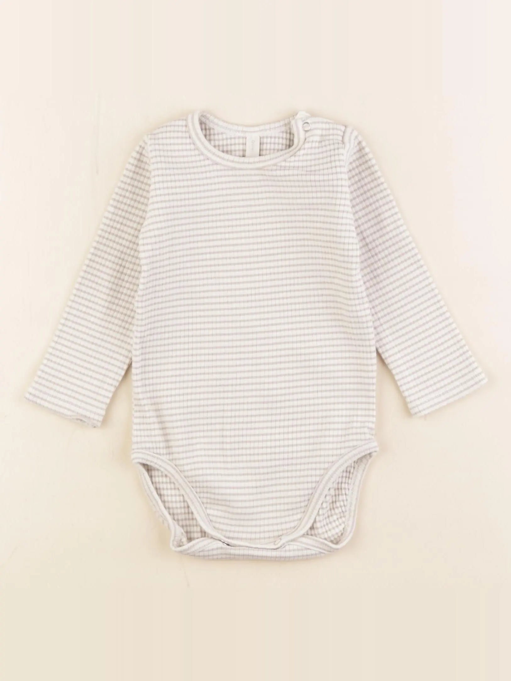 Quincy Mae - body beige - 6/12 mois