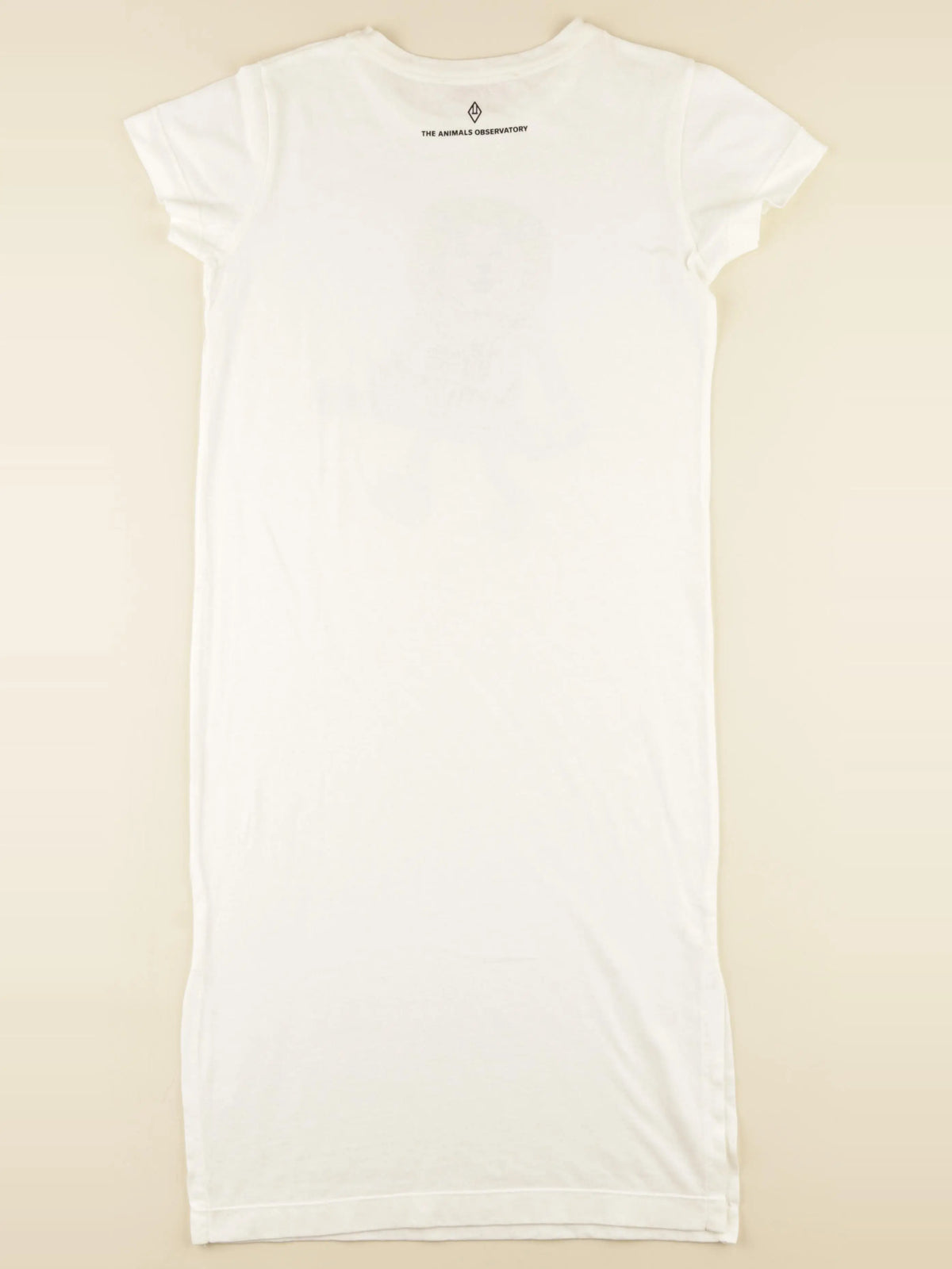 Robe imprimé au dos blanc