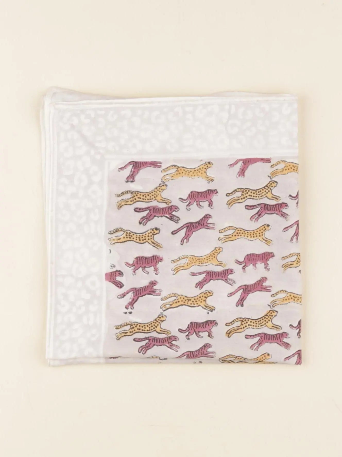 Foulard Léopard beige, rose 60x60