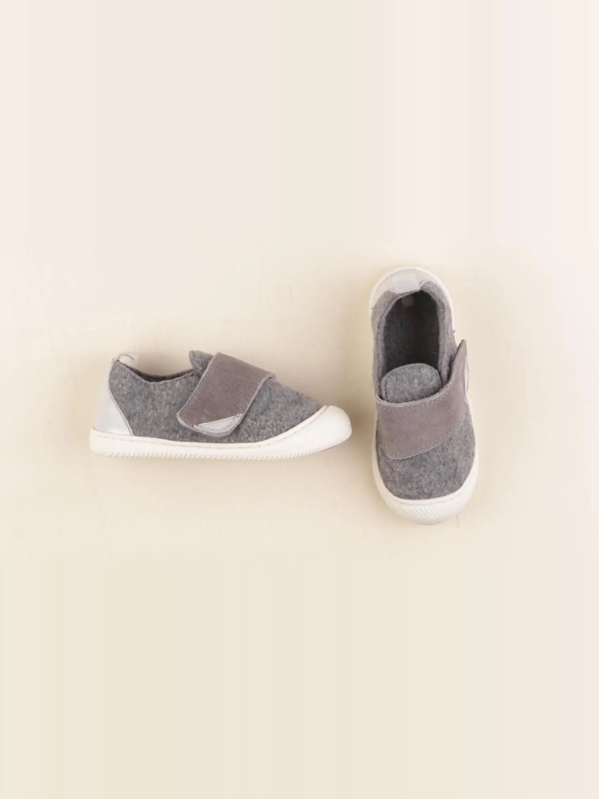 Vertbaudet - chaussons gris - pointure 23