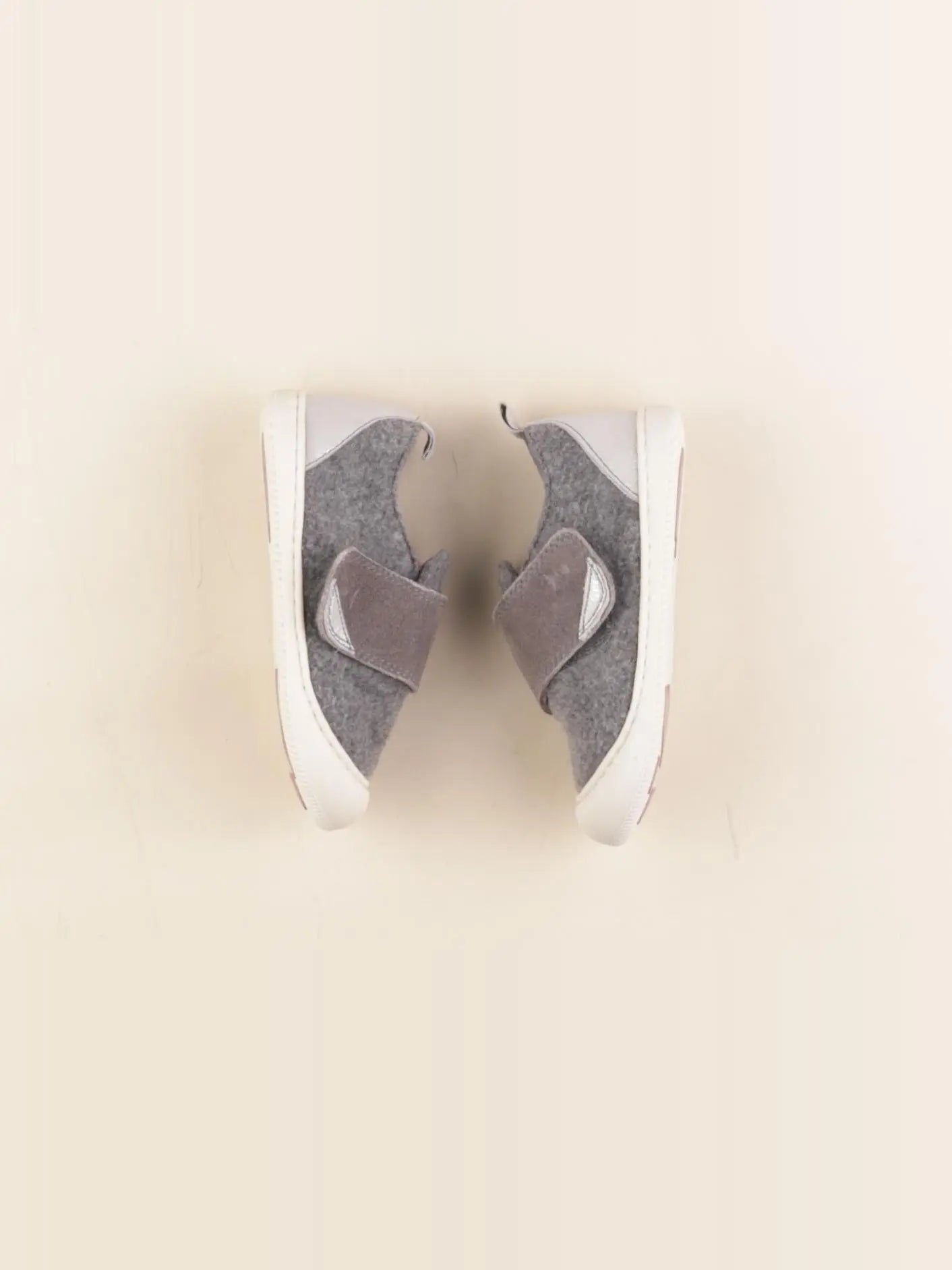 Vertbaudet - chaussons gris - pointure 23