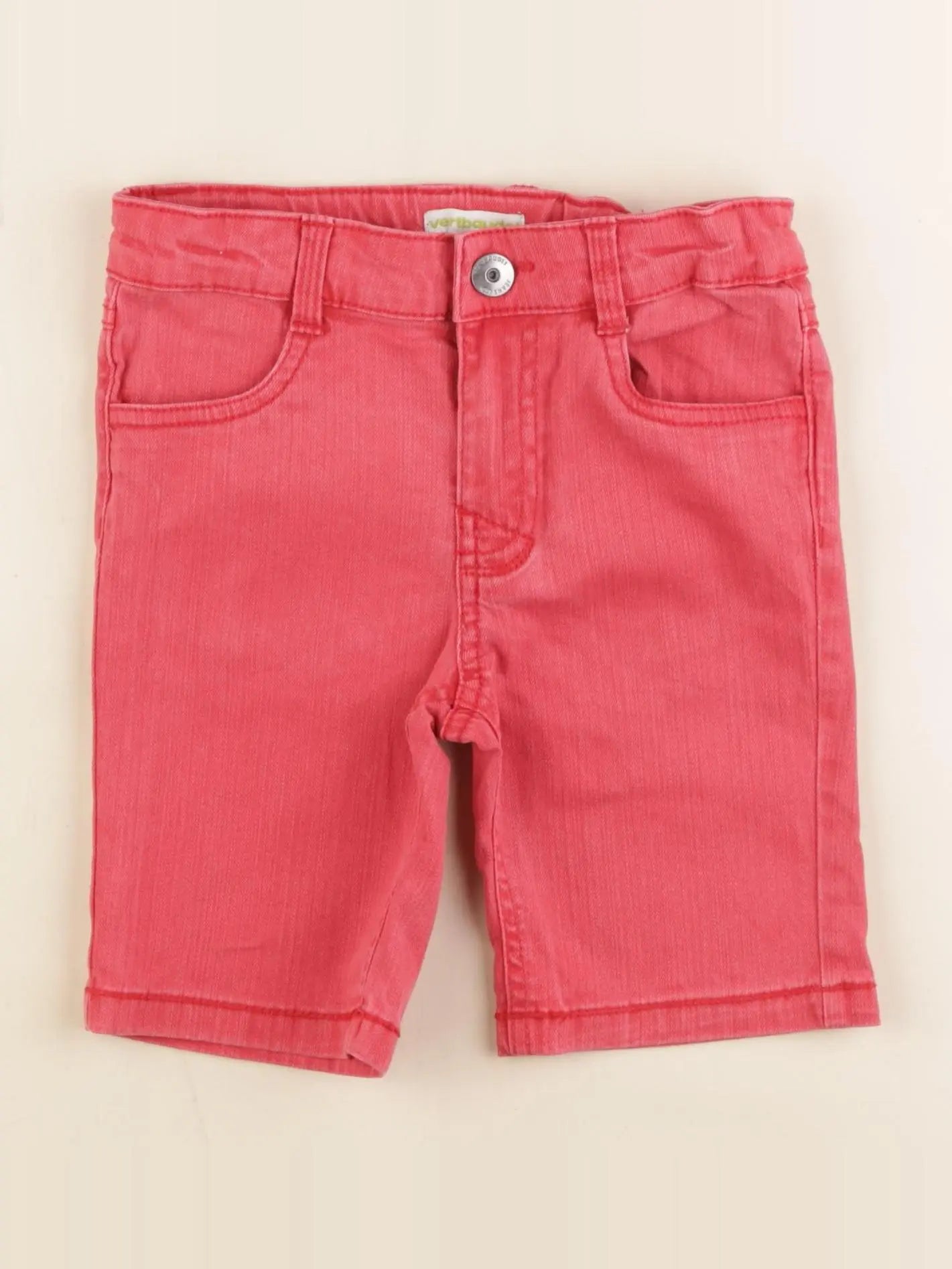Vertbaudet - short rouge - 5 ans
