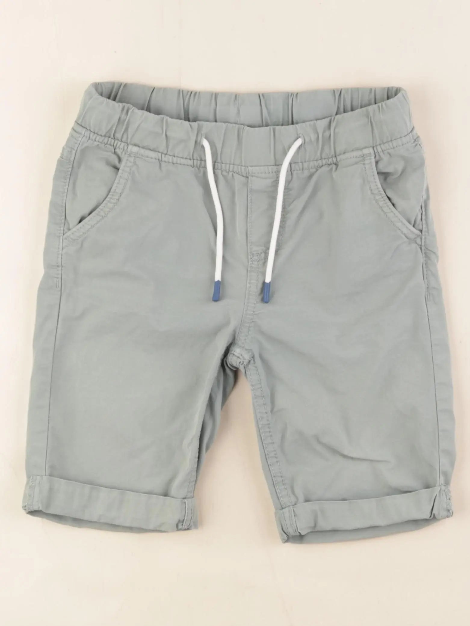 Vertbaudet - short vert - 8 ans