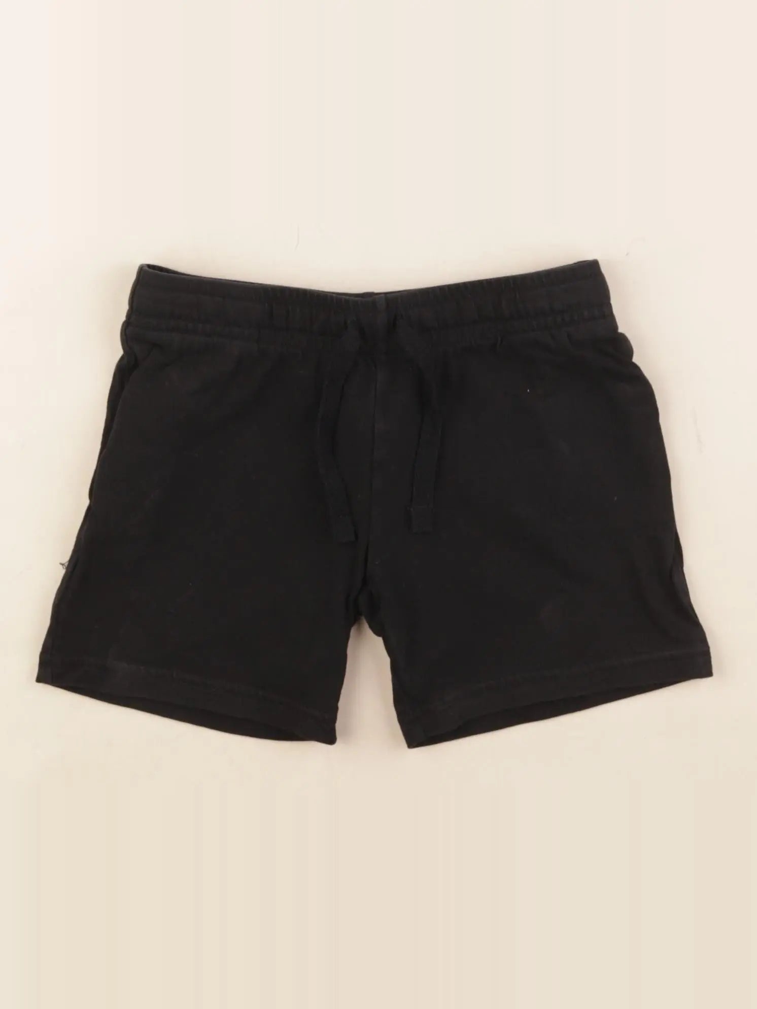 H&M - short noir - 3/4 ans