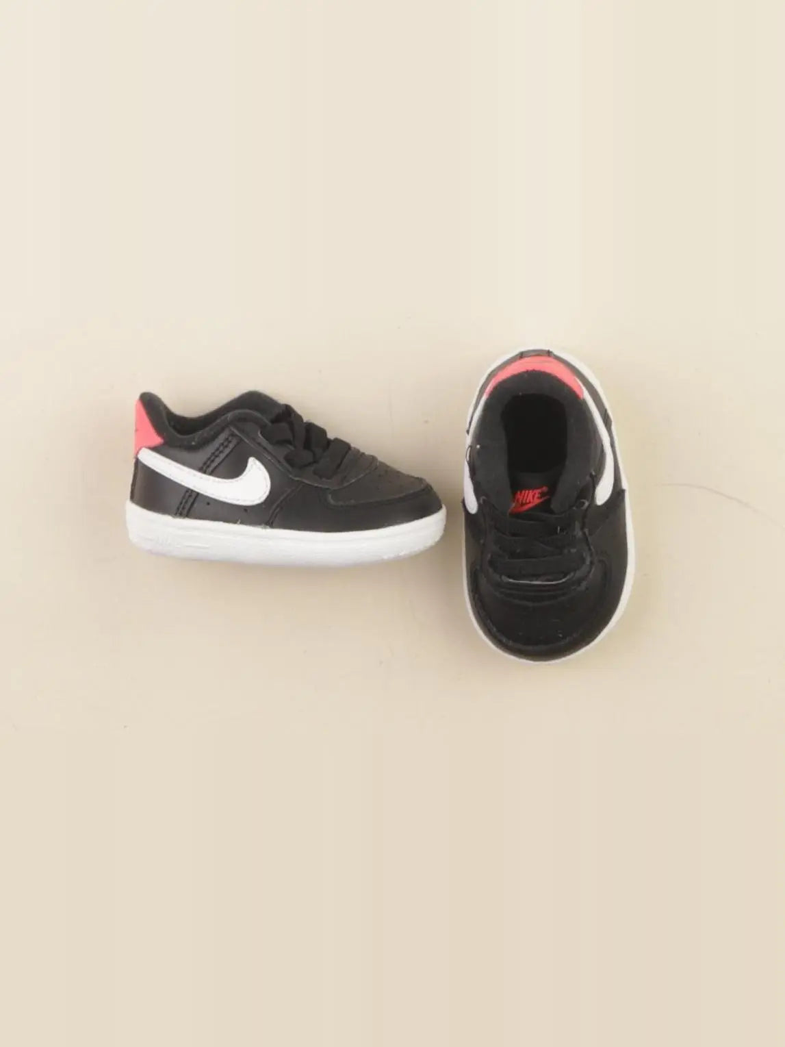 Nike - chaussons noir - pointure 17