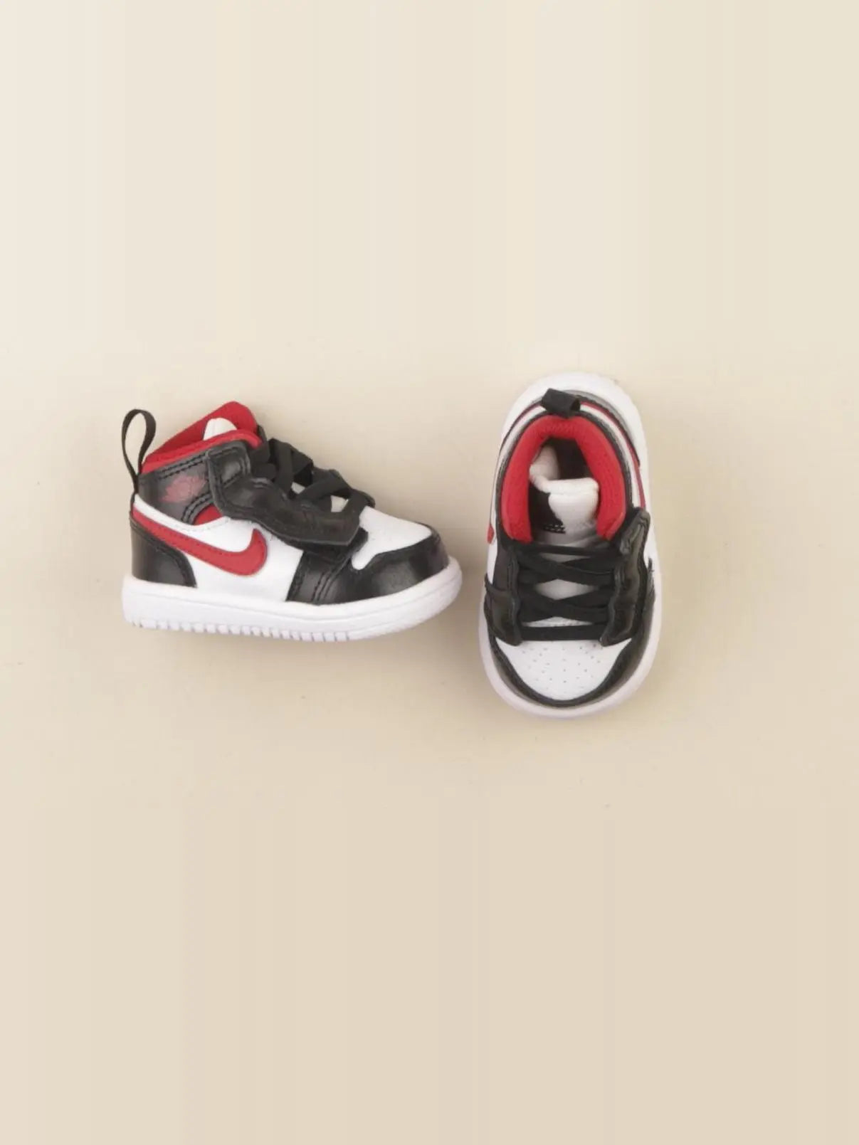 Nike - baskets blanc, noir, rouge - pointure 17