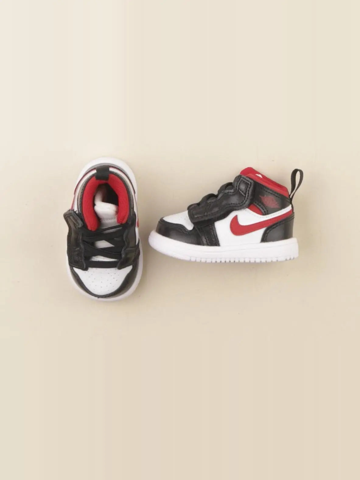Nike - baskets blanc, noir, rouge - pointure 17