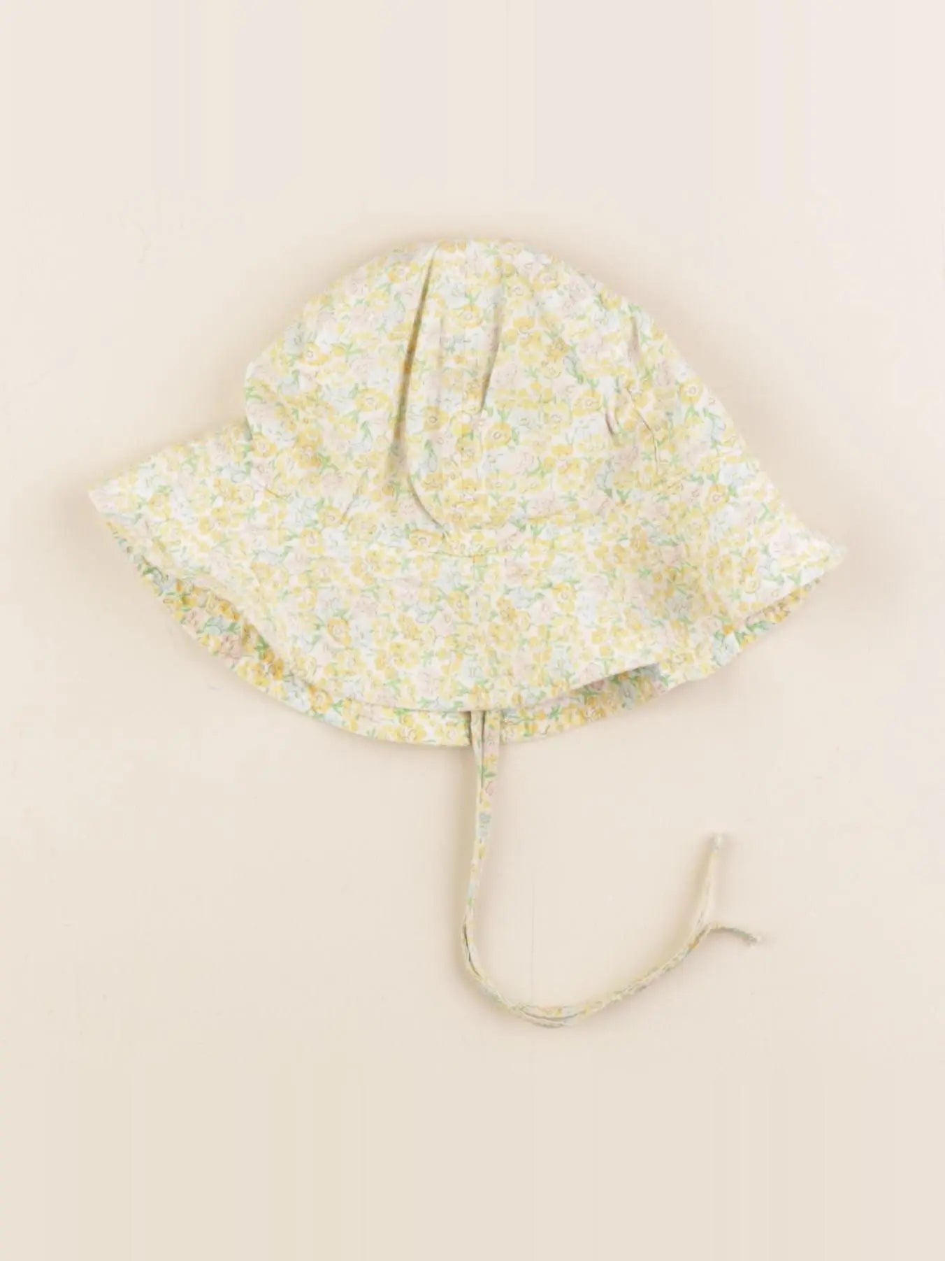 Amande - chapeau jaune - 12 mois