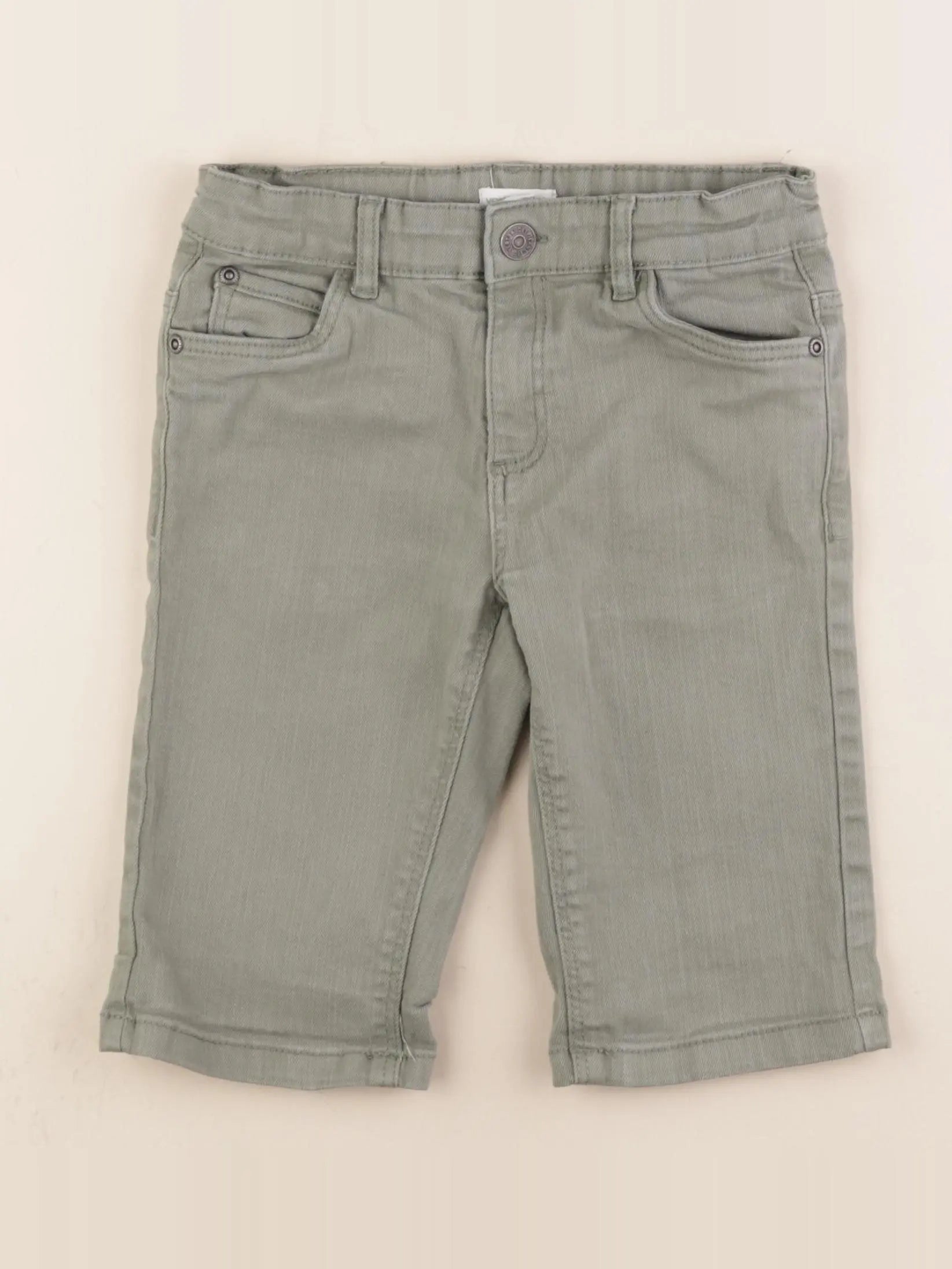 Vertbaudet - short vert - 7 ans