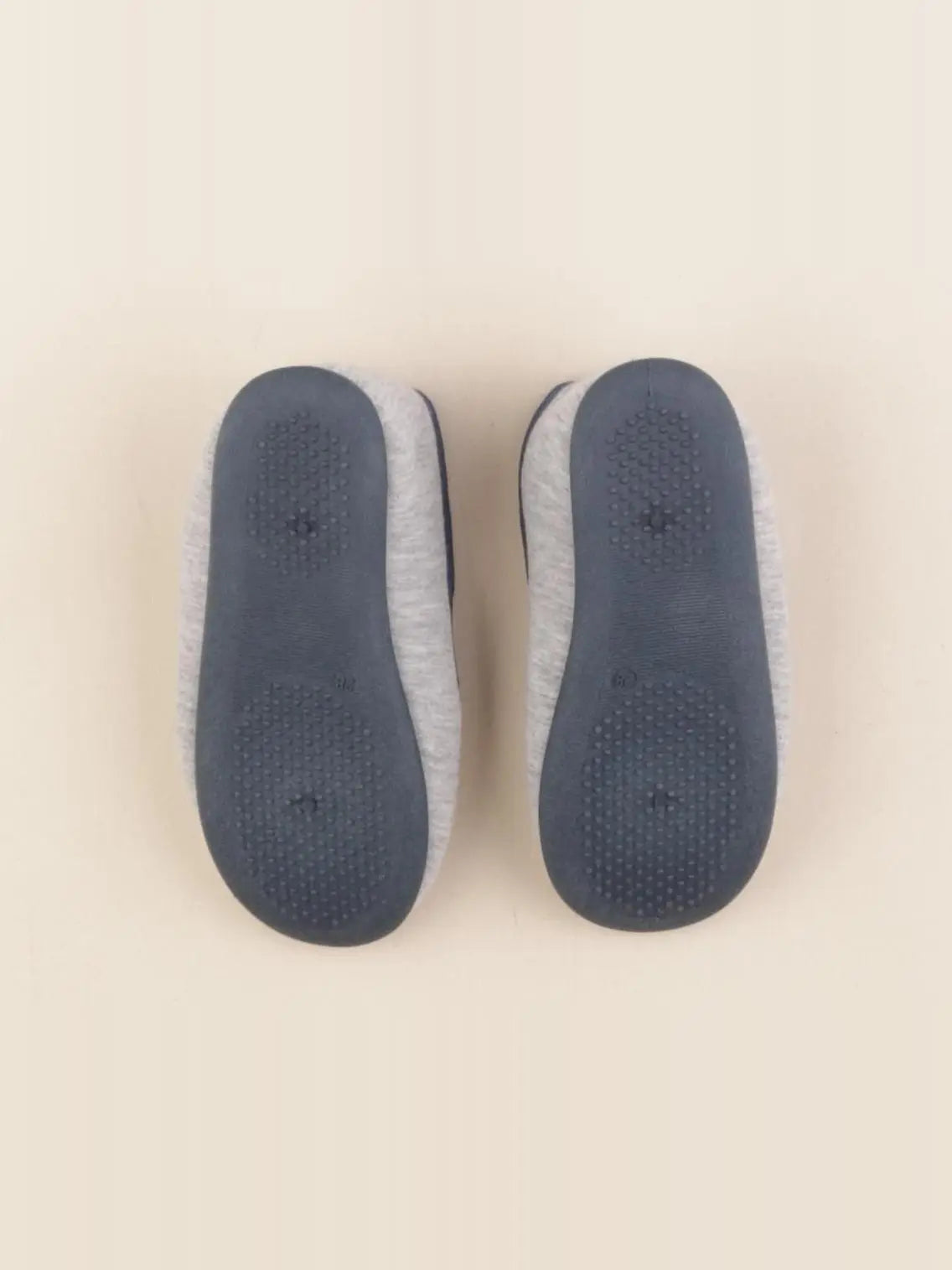 Vertbaudet - chaussons gris - pointure 28