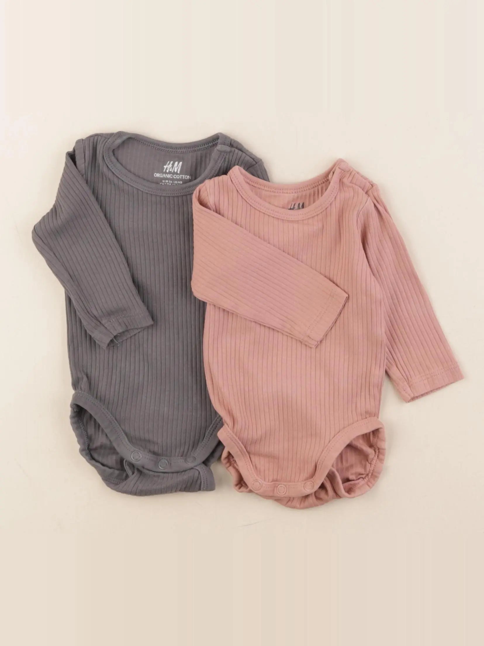 H&M - lot de 2 bodies en coton gris, rose - 1 mois