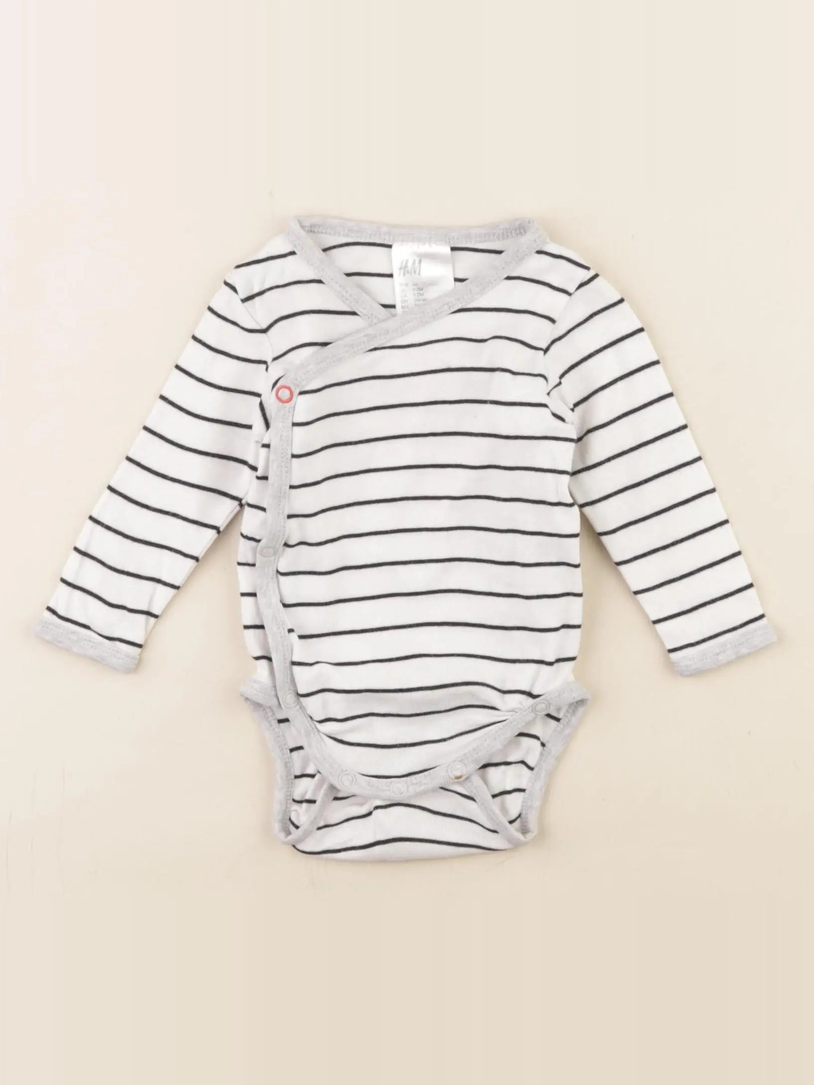 H&M - body blanc, noir - 1/2 mois