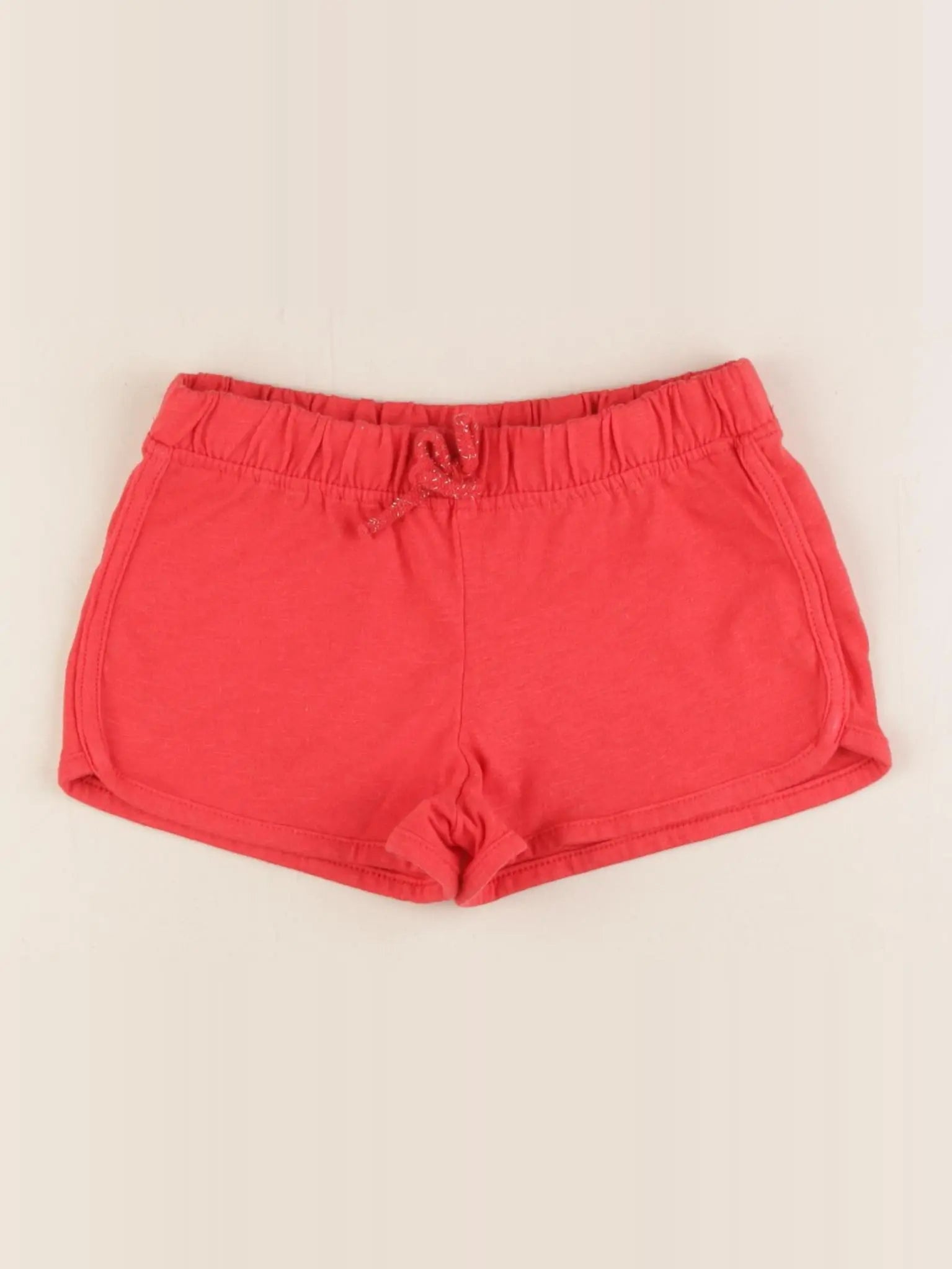 Vertbaudet - short rouge - 7 ans