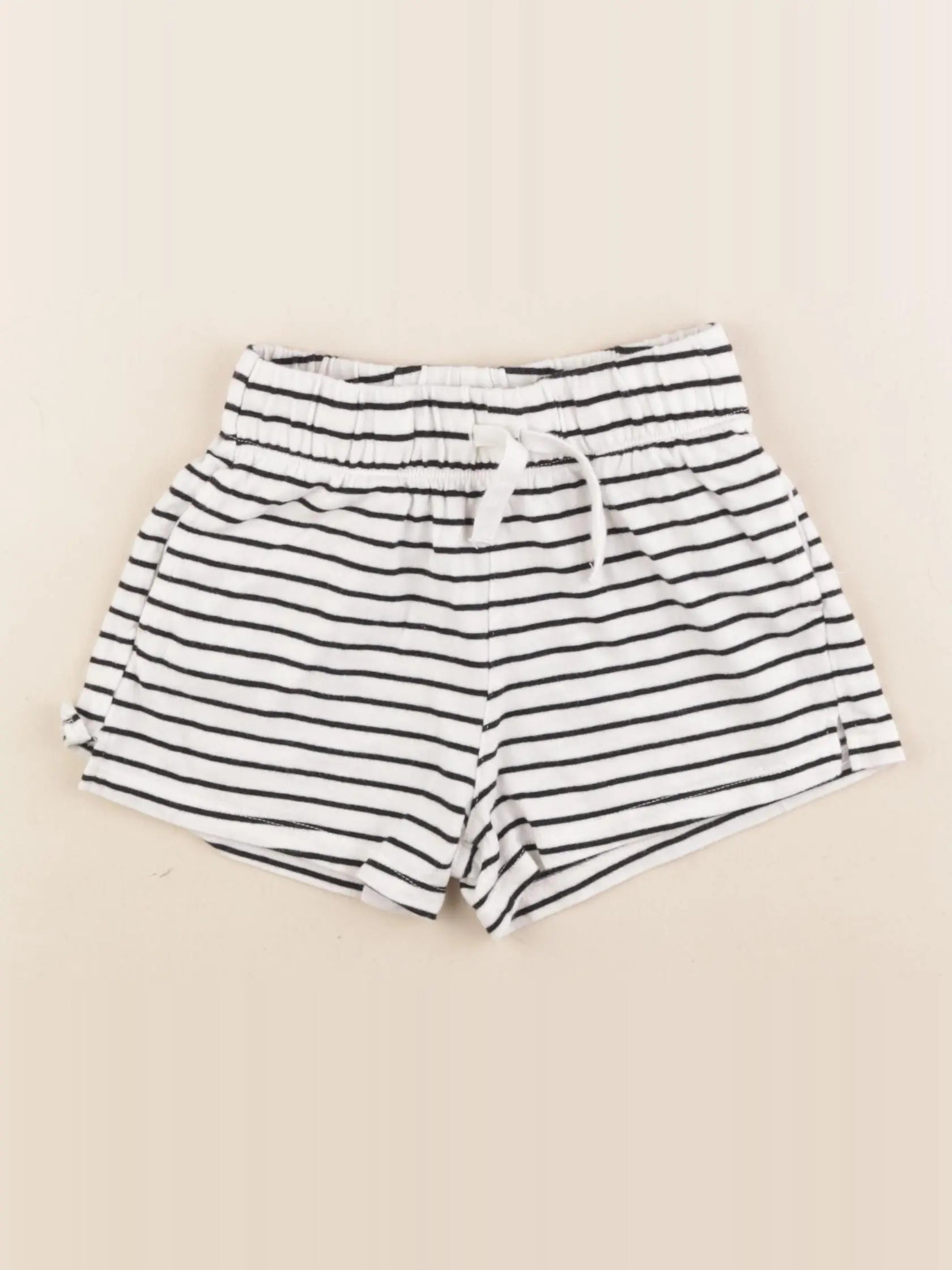 H&M - short blanc, noir - 3/4 ans