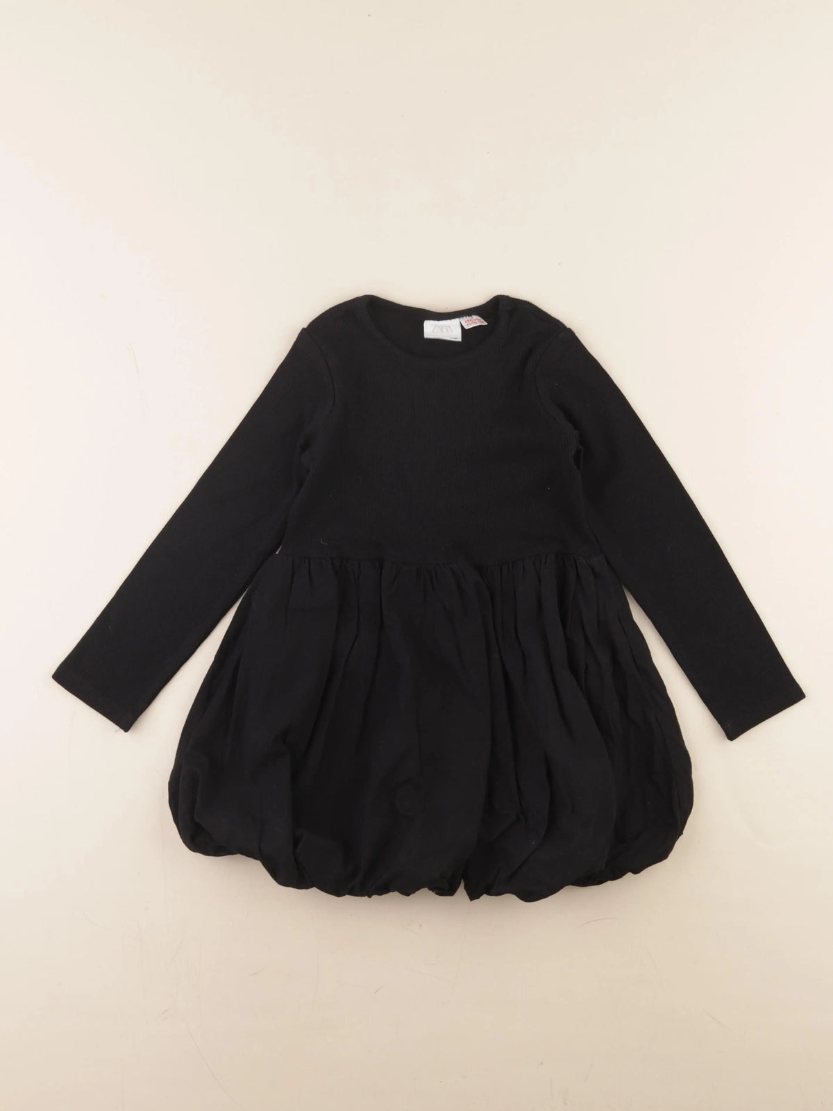 Zara - robe noir - 5 ans