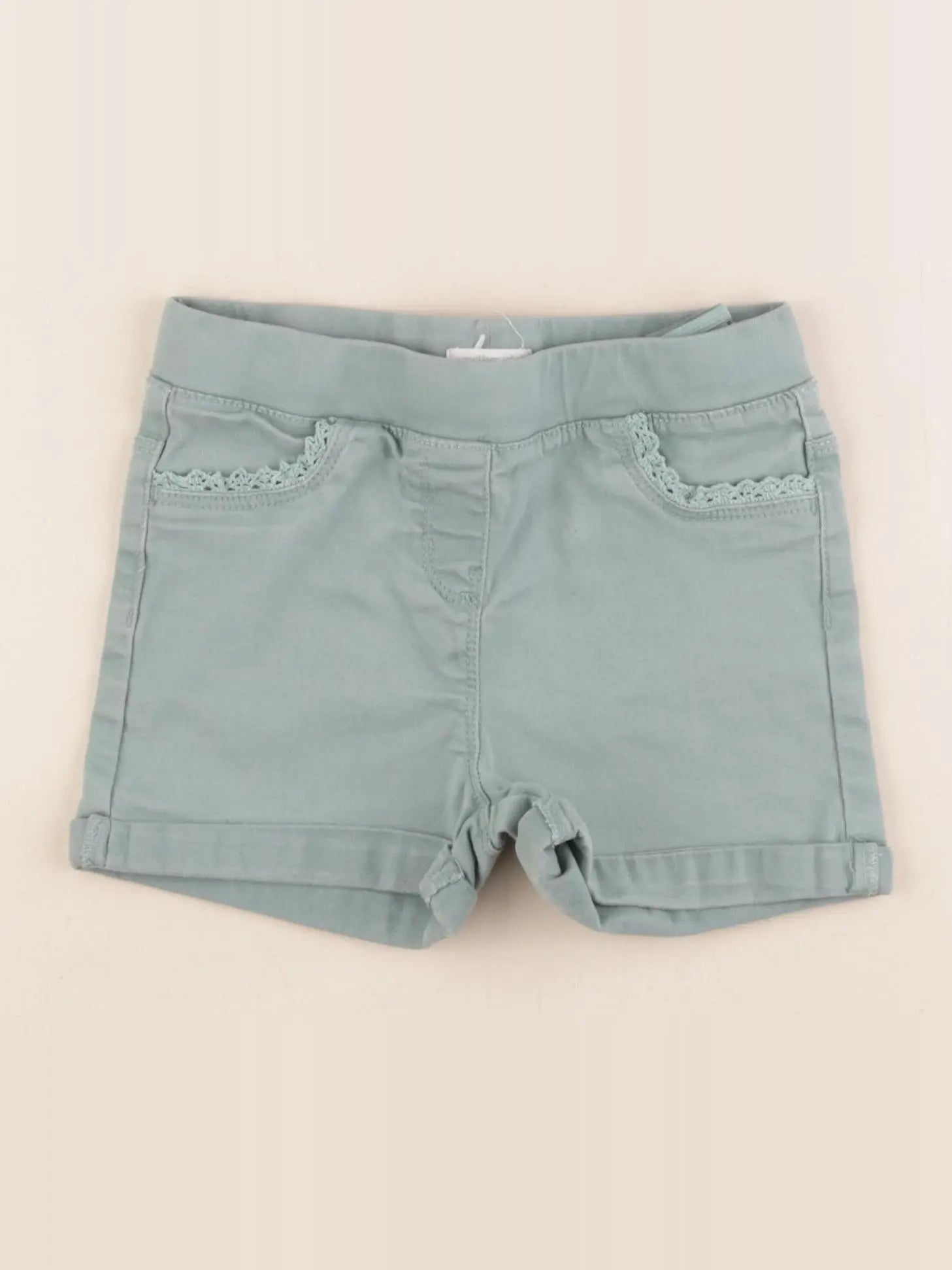 Vertbaudet - short vert - 7 ans