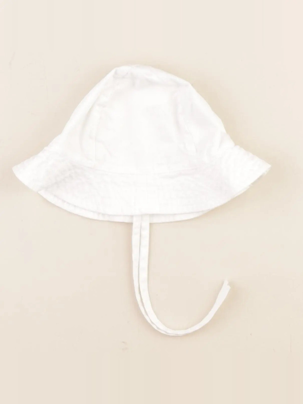 H&M - chapeau blanc - 3/6 mois
