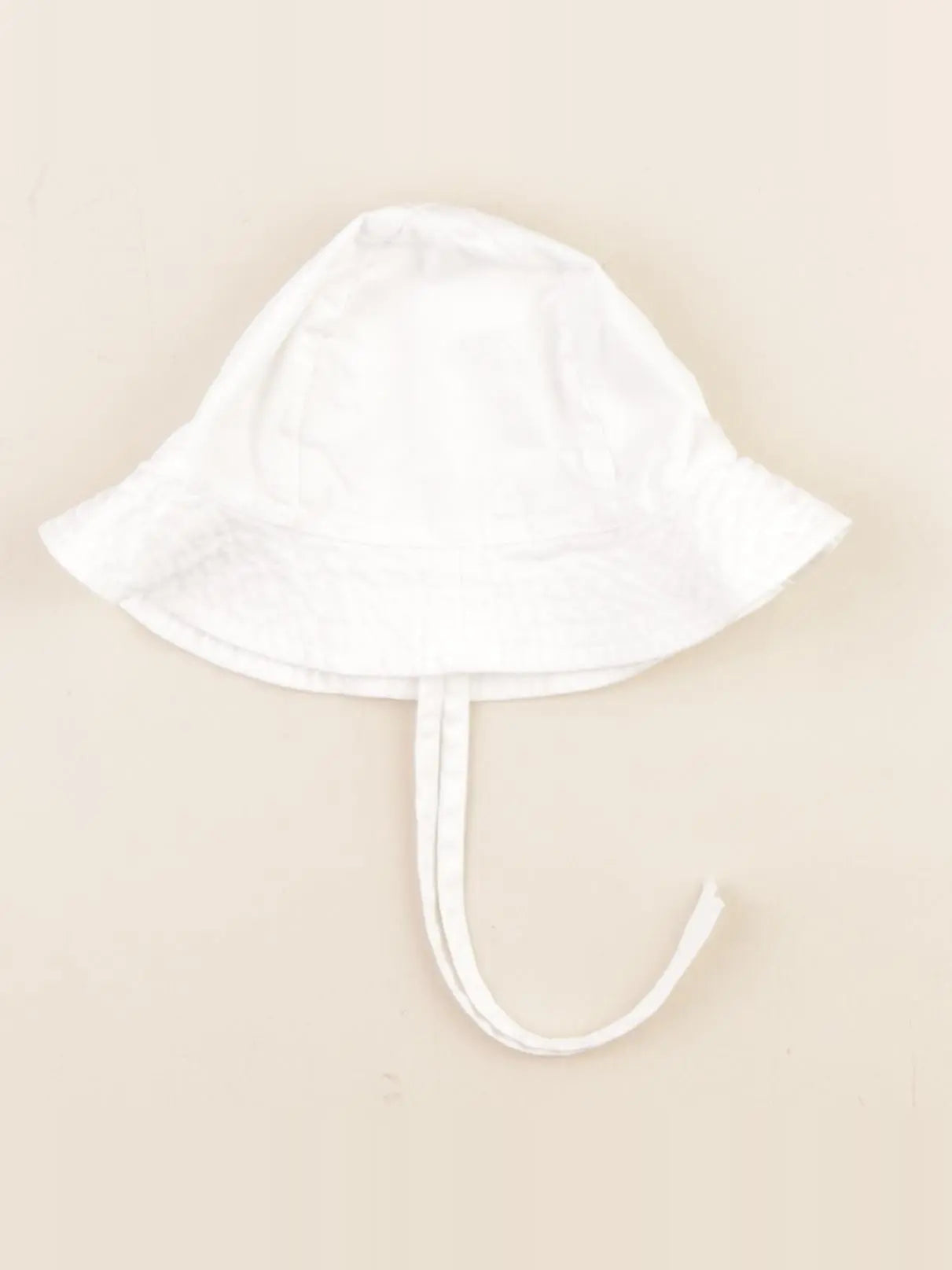 H&M - chapeau blanc - 3/6 mois