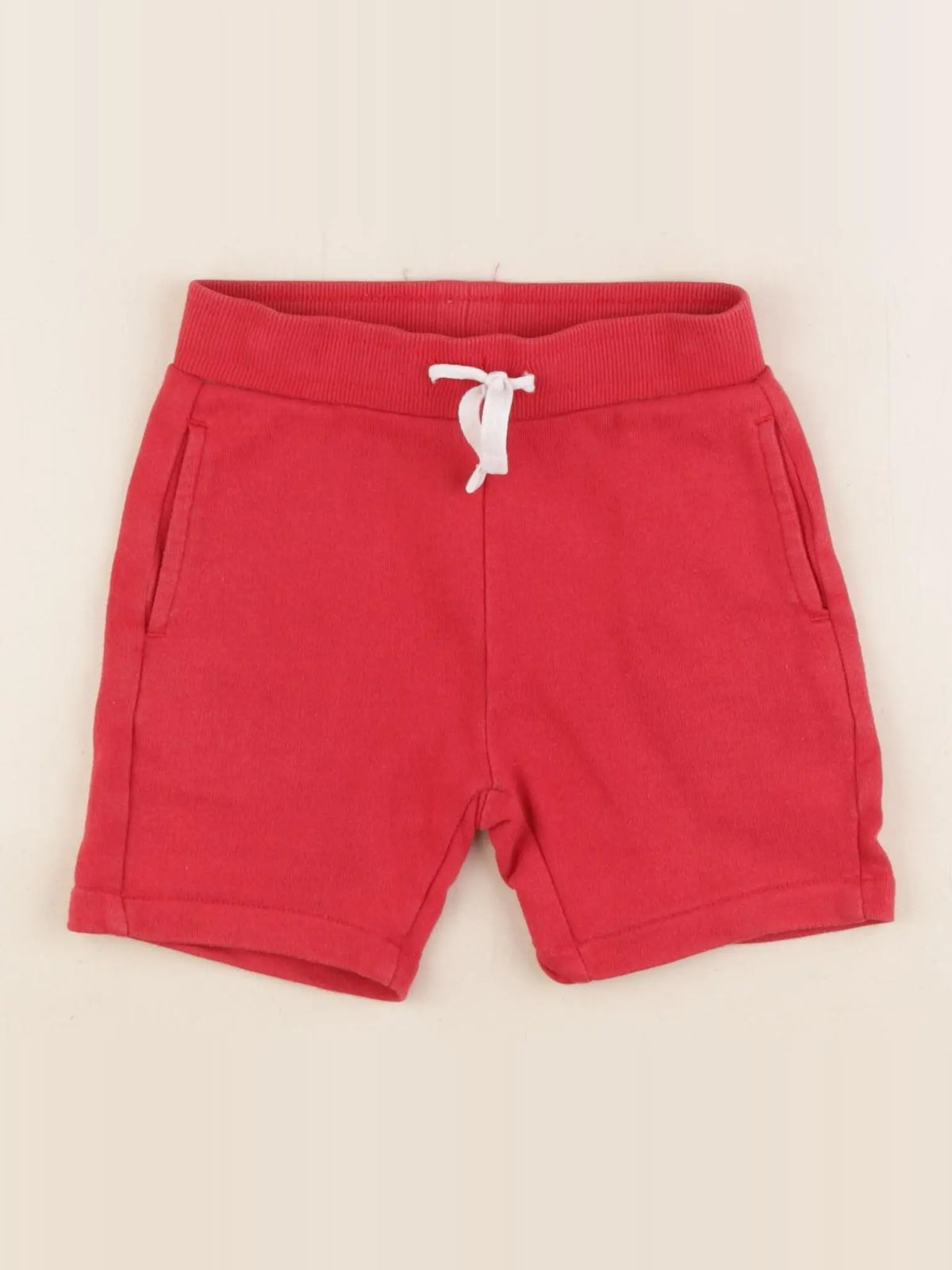 Vertbaudet - short rouge - 4 ans