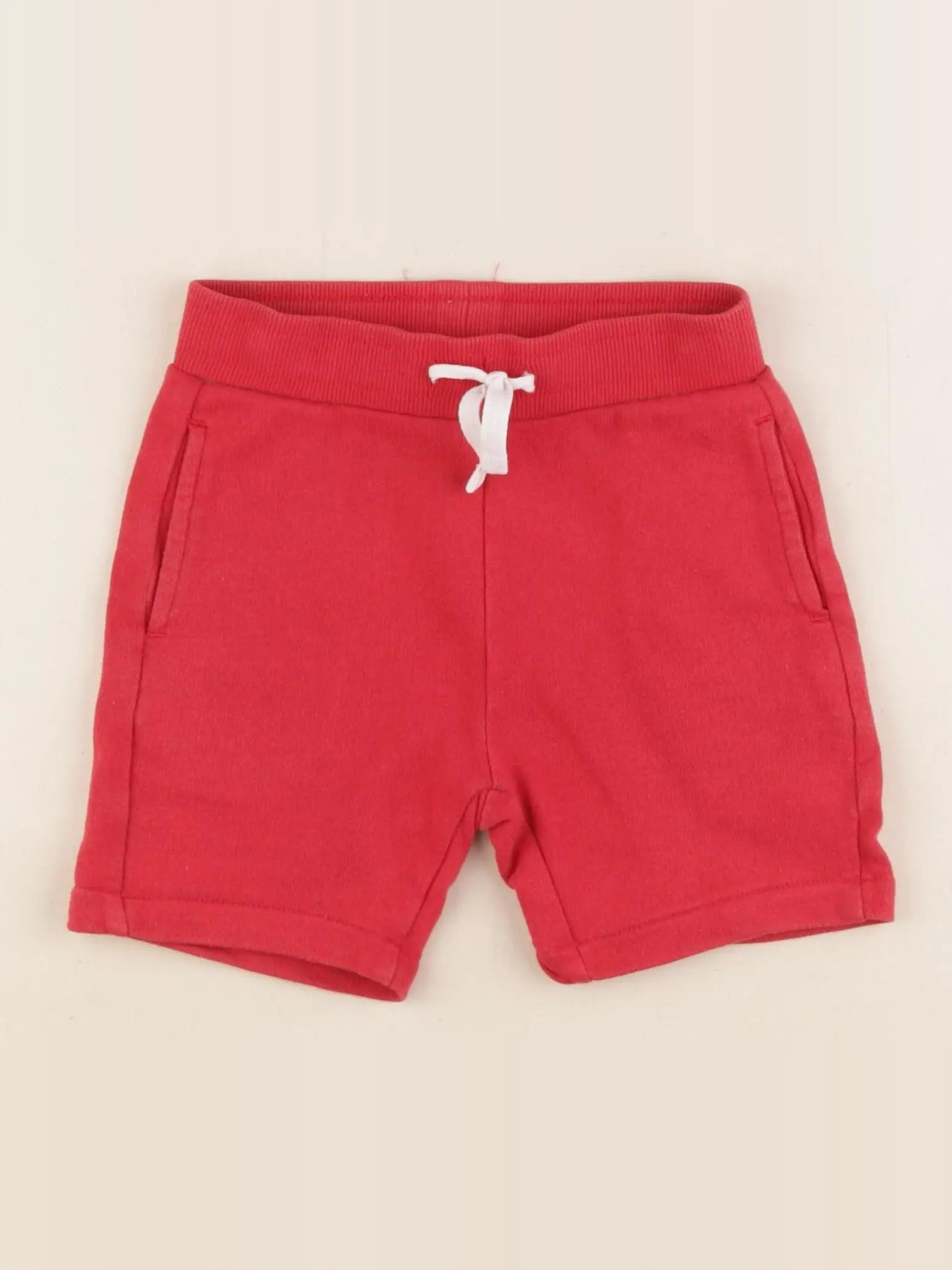 Vertbaudet - short rouge - 4 ans