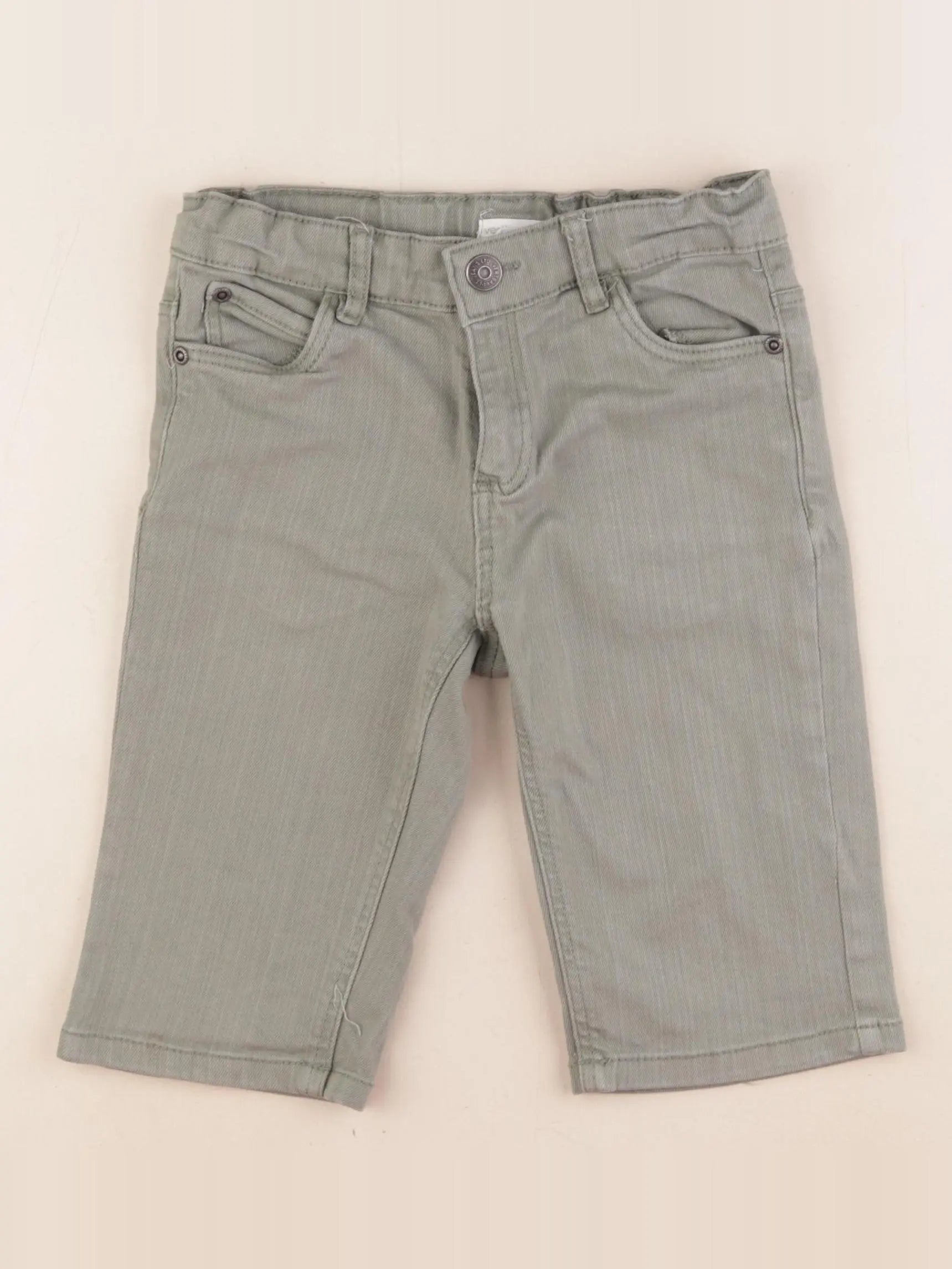 Vertbaudet - short vert - 7 ans