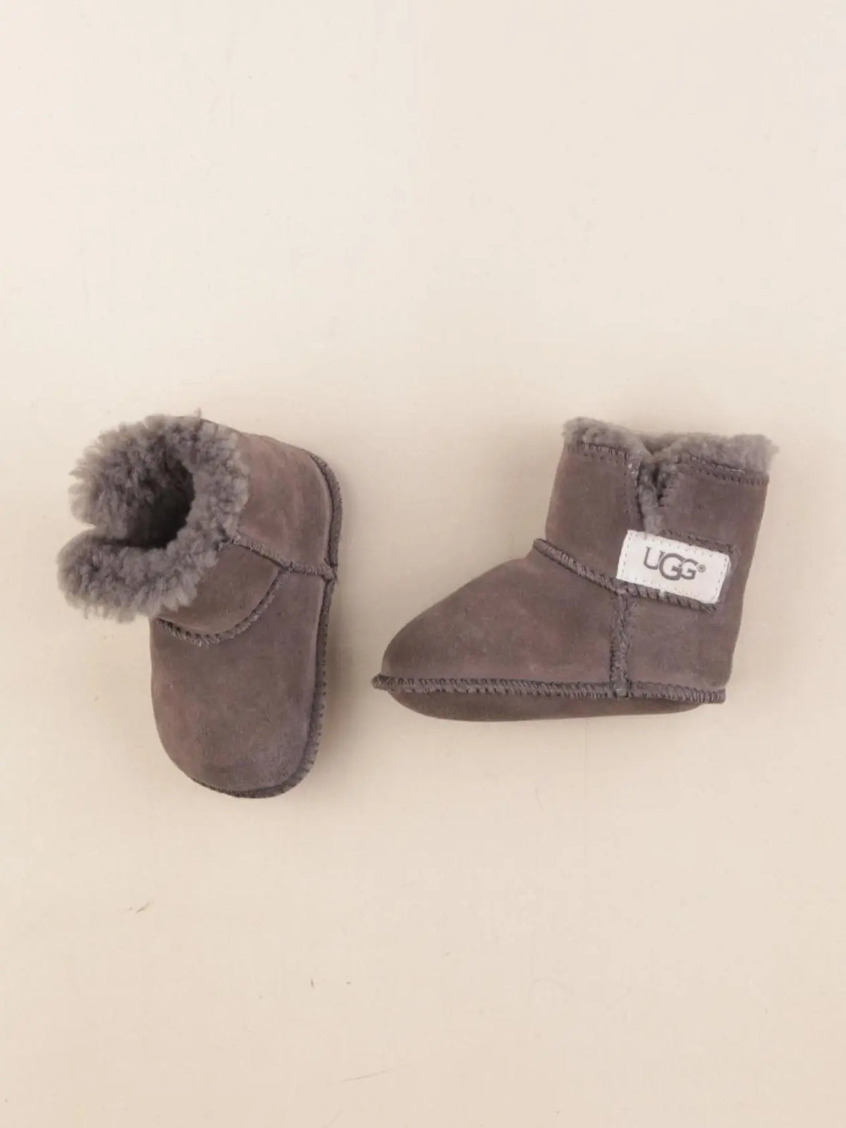 UGG - chaussons taupe - pointure 18