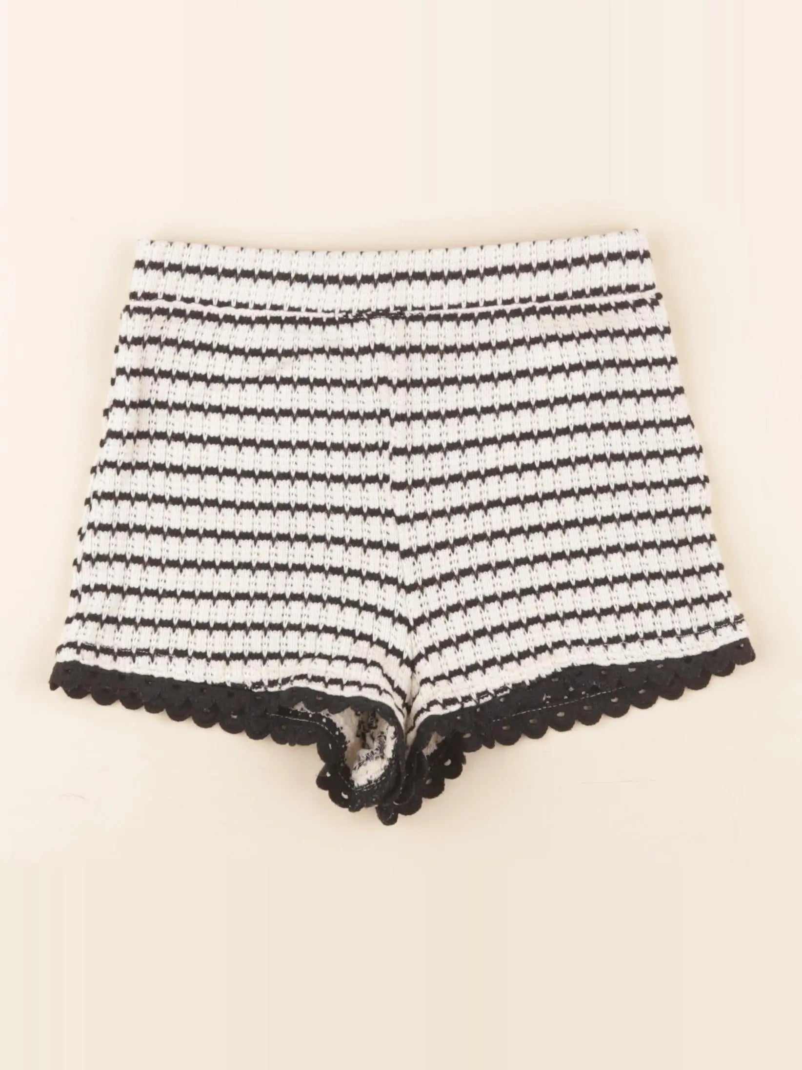 H&M - short beige, noir - 6/7 ans