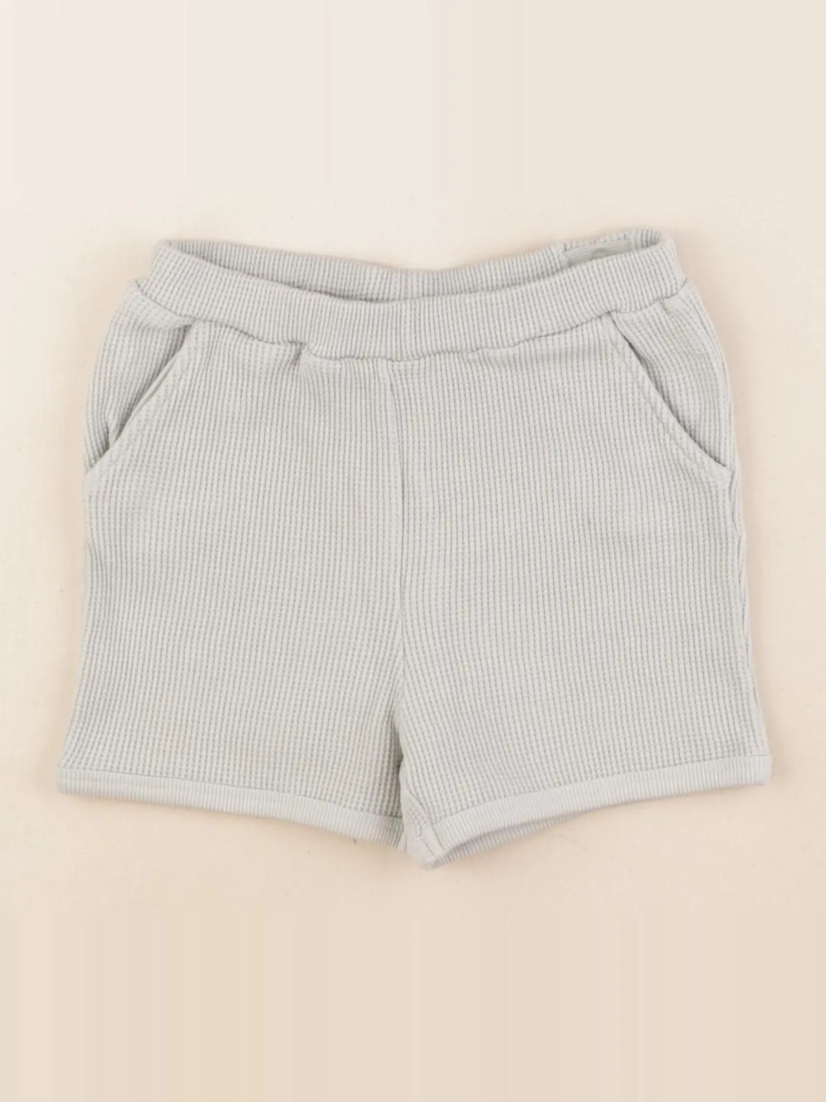 H&M - short vert - 18/24 mois