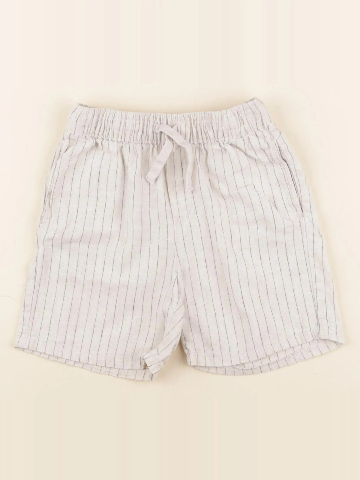 H&M - short blanc - 3/4 ans