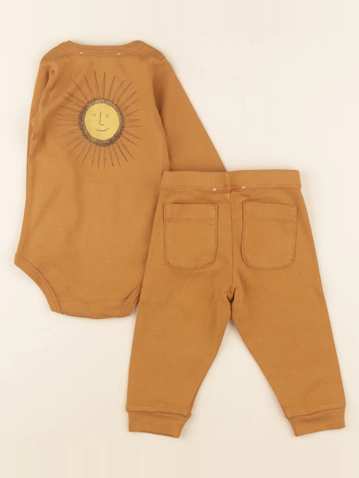 Ensemble imprimé au dos marron