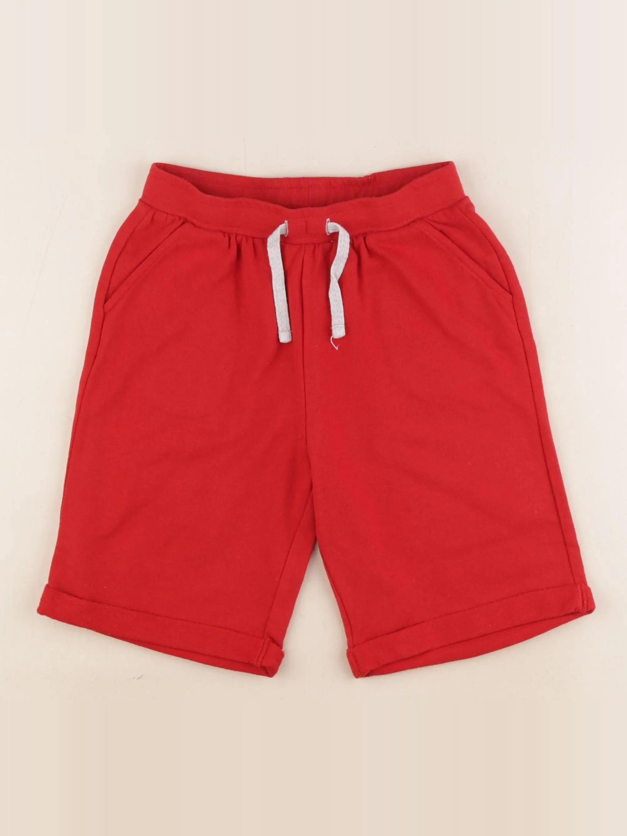 Vertbaudet - short rouge - 6 ans