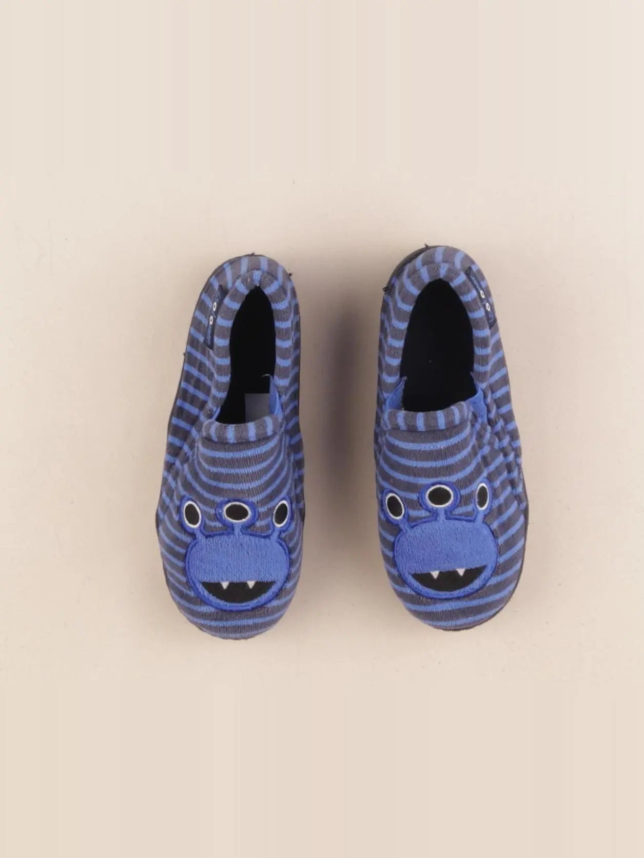 Isotoner - chaussons bleu - pointure 28