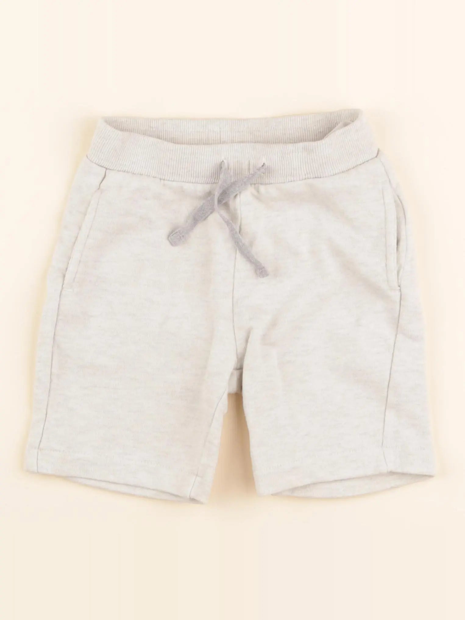 Vertbaudet - short gris - 5 ans