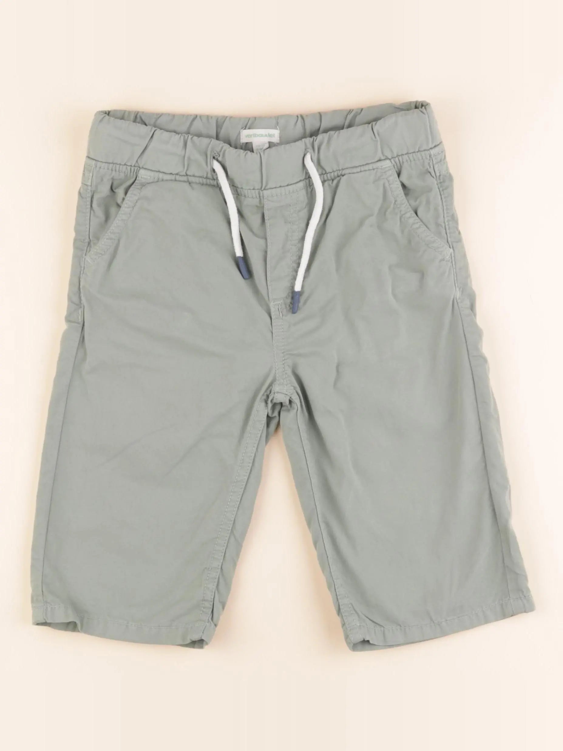 Vertbaudet - short vert - 8 ans