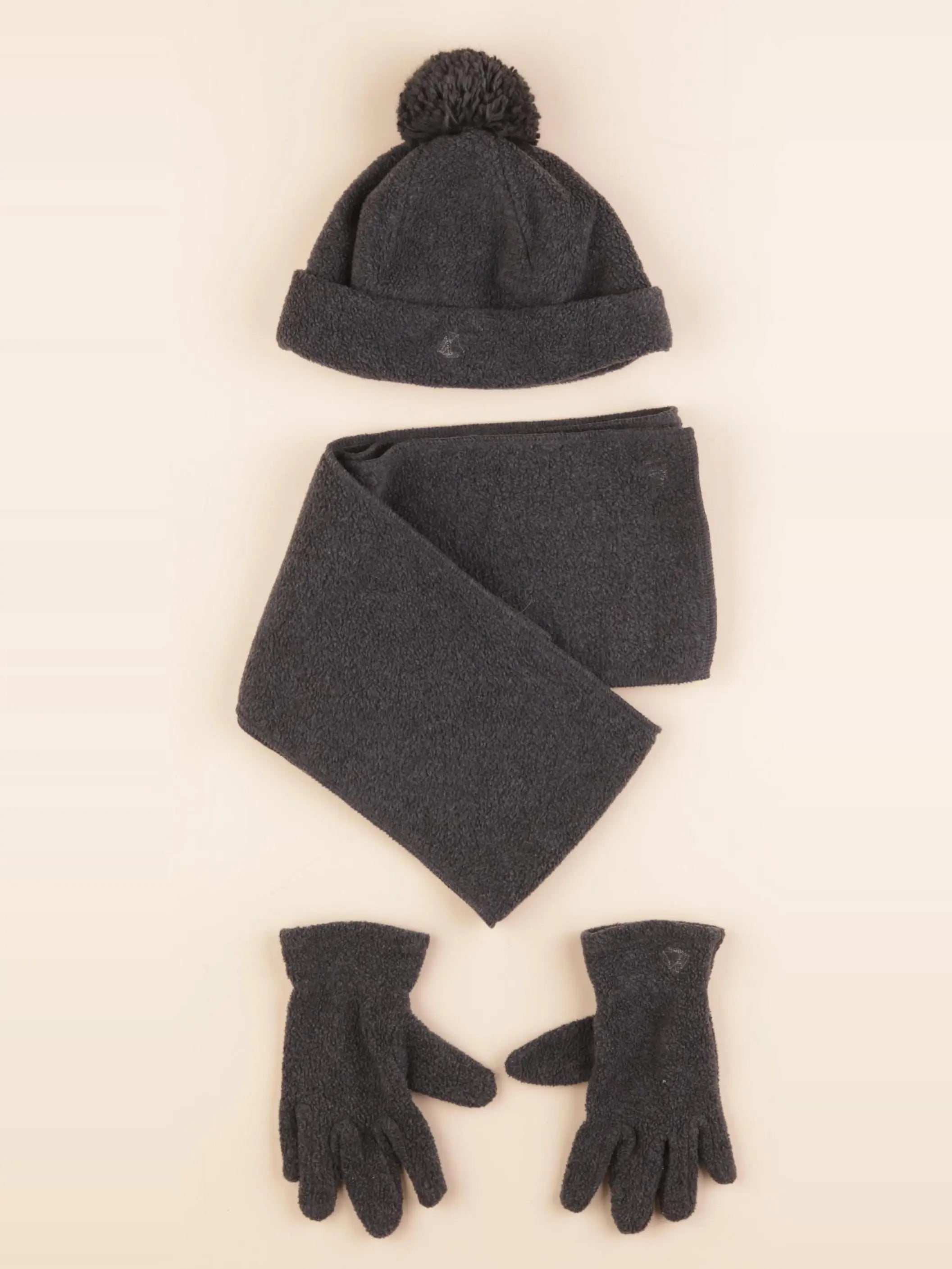 Ensemble bonnet/gants/tour de cou gris