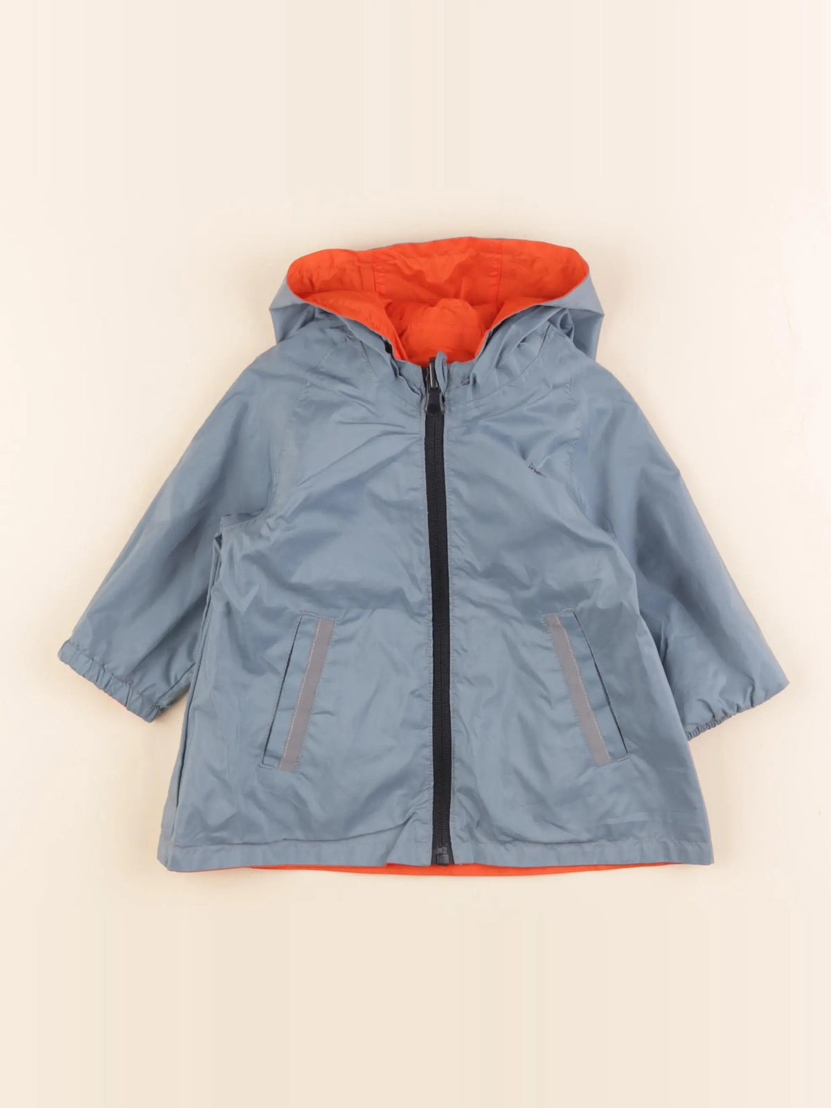 Coupe-vent bleu, orange