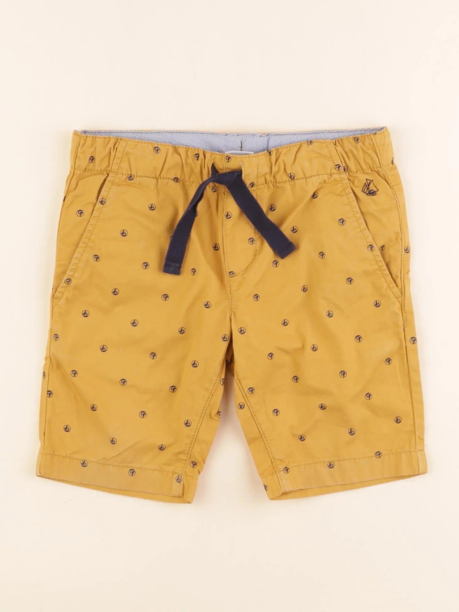 Short jaune