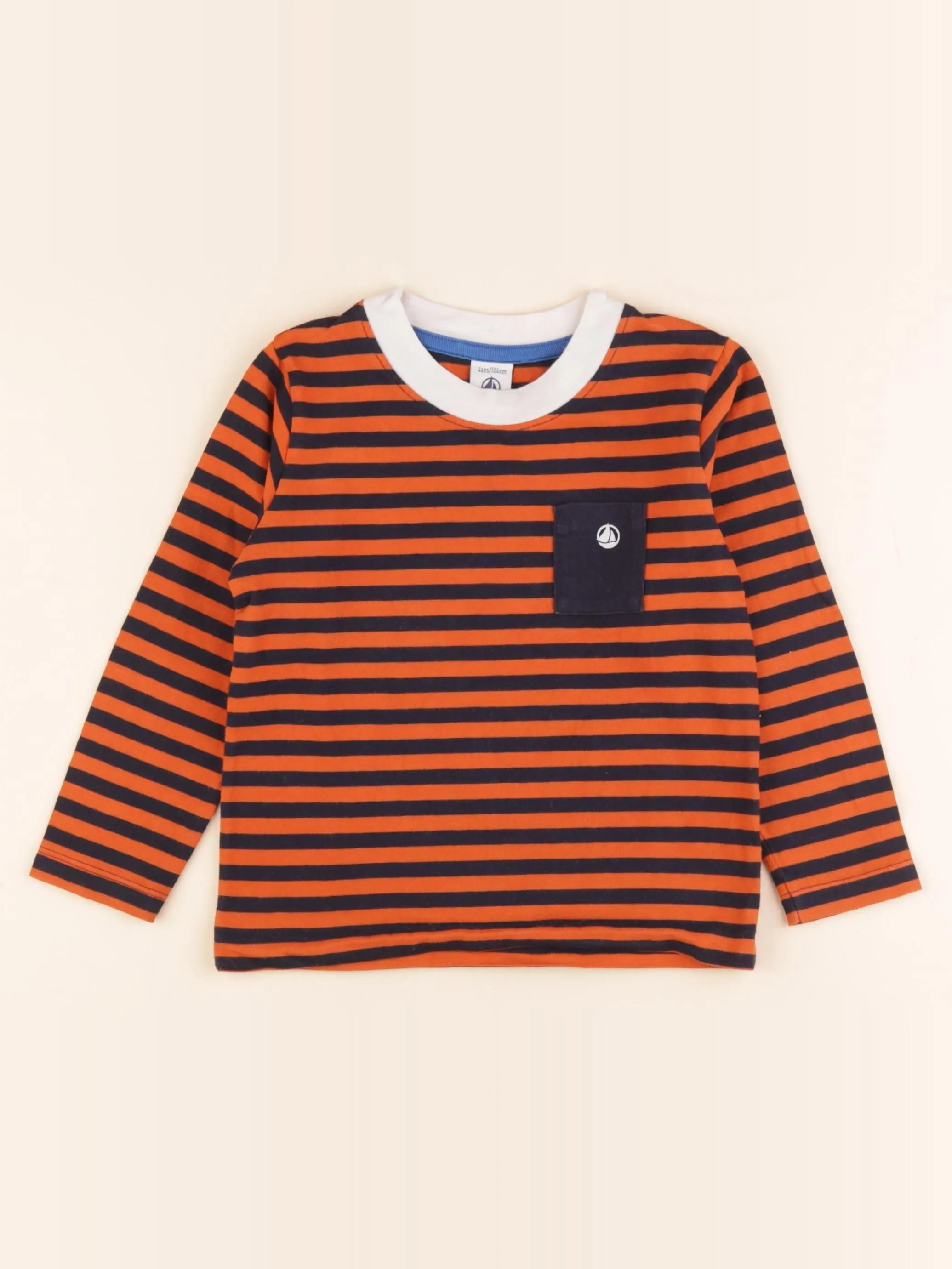 Tee-shirt bleu, rouge