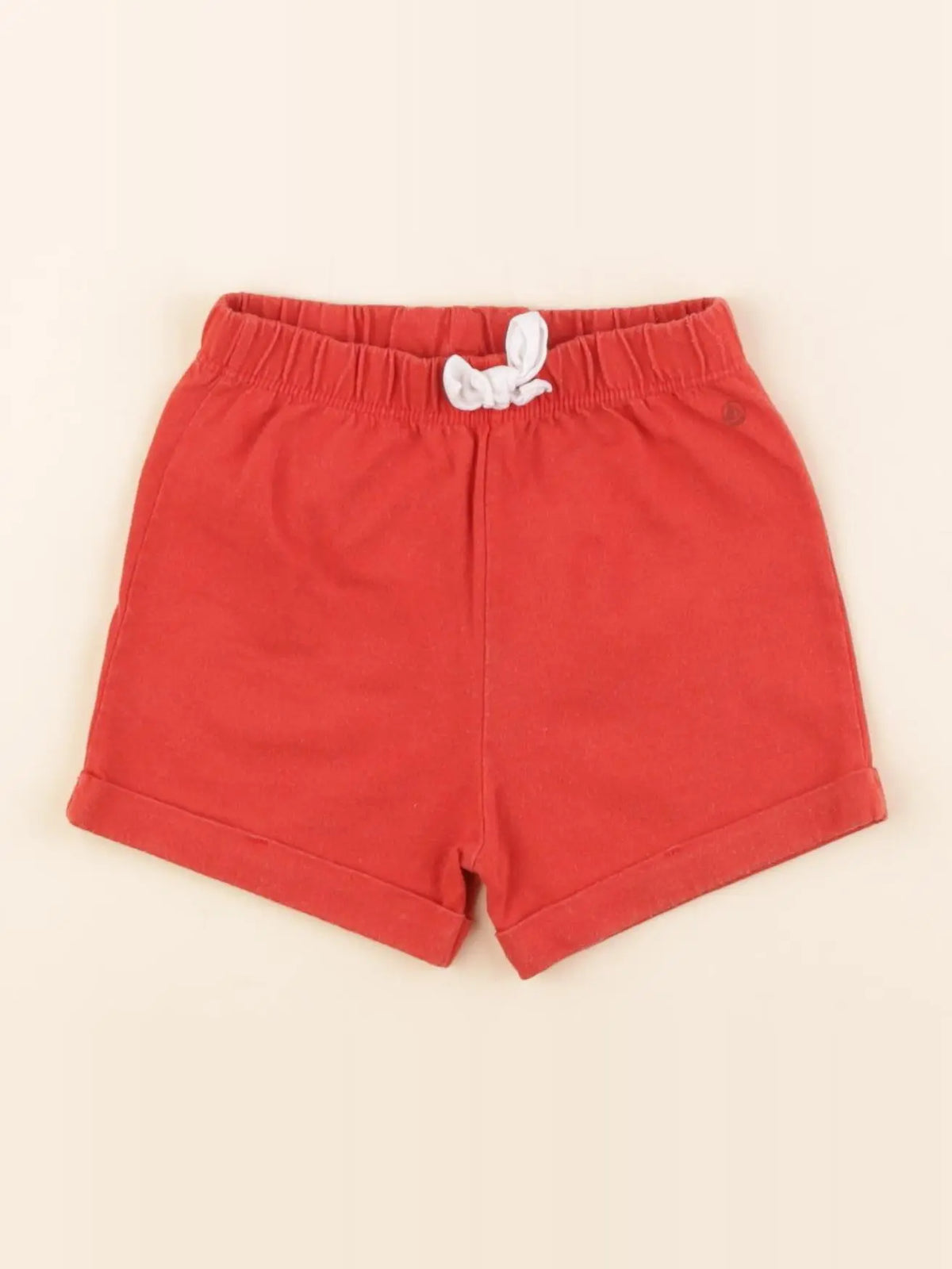 Short rouge