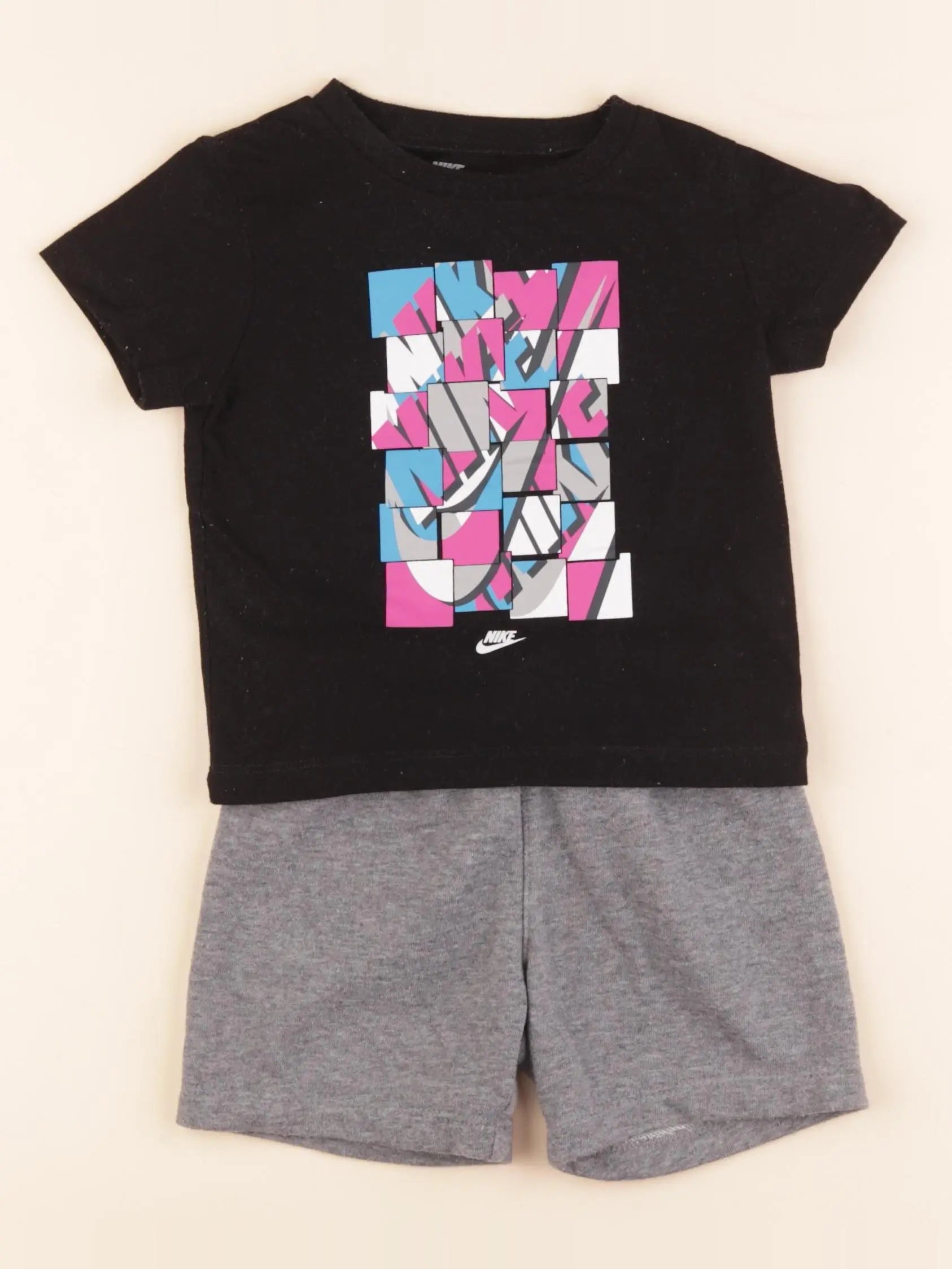 Nike - ensemble gris, noir - 18 mois