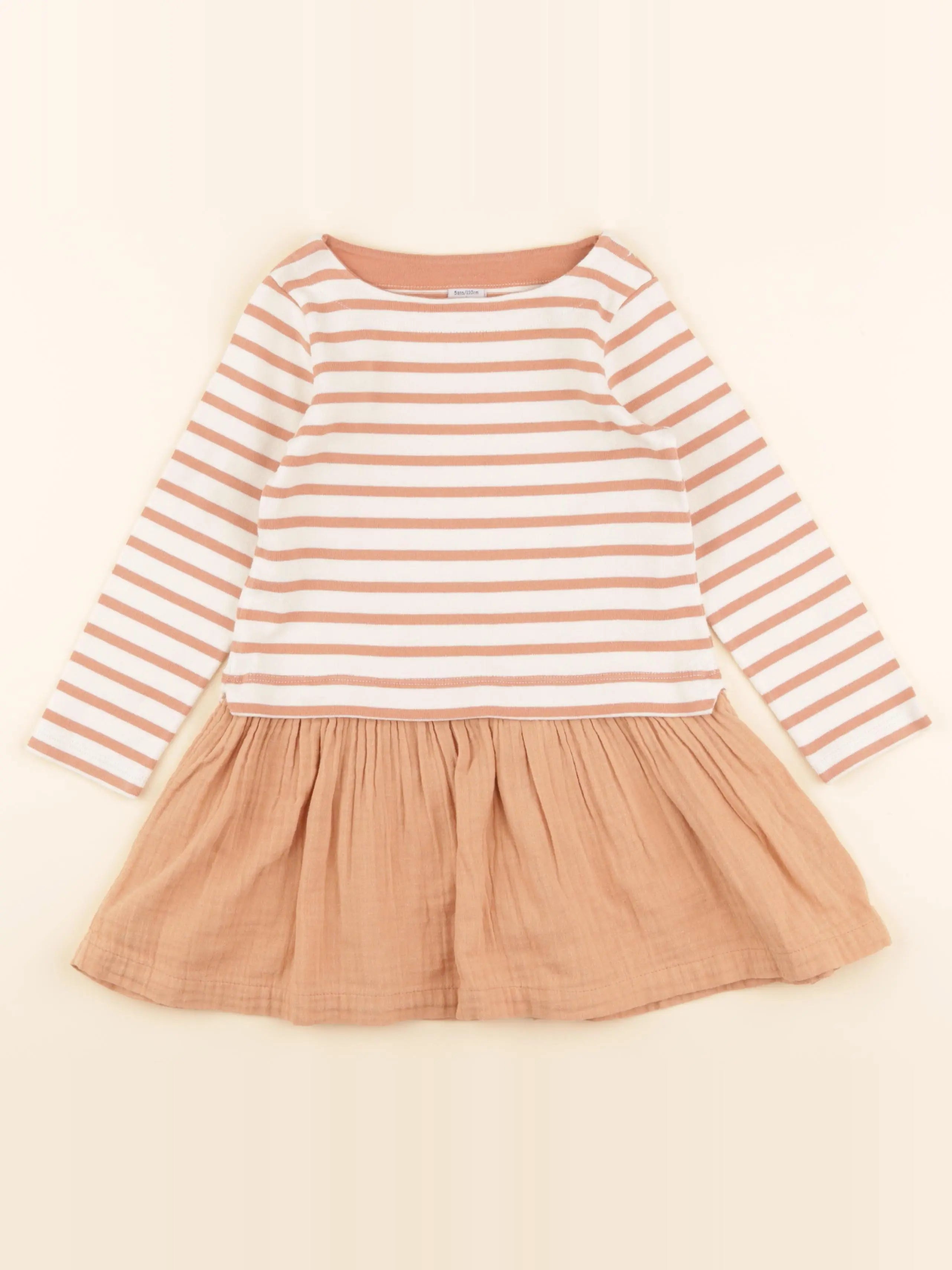 Robe beige, orange